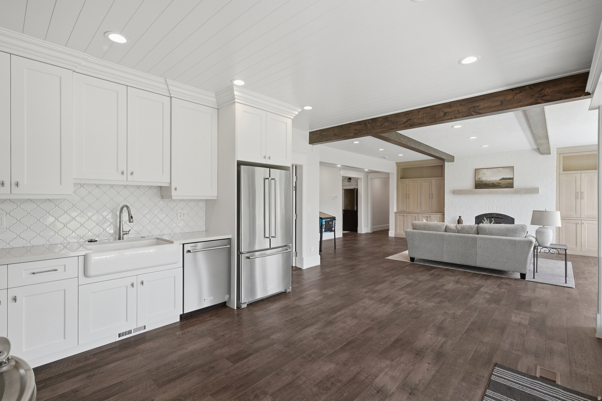 COUNTRY FRENCH ESTATES - Residential