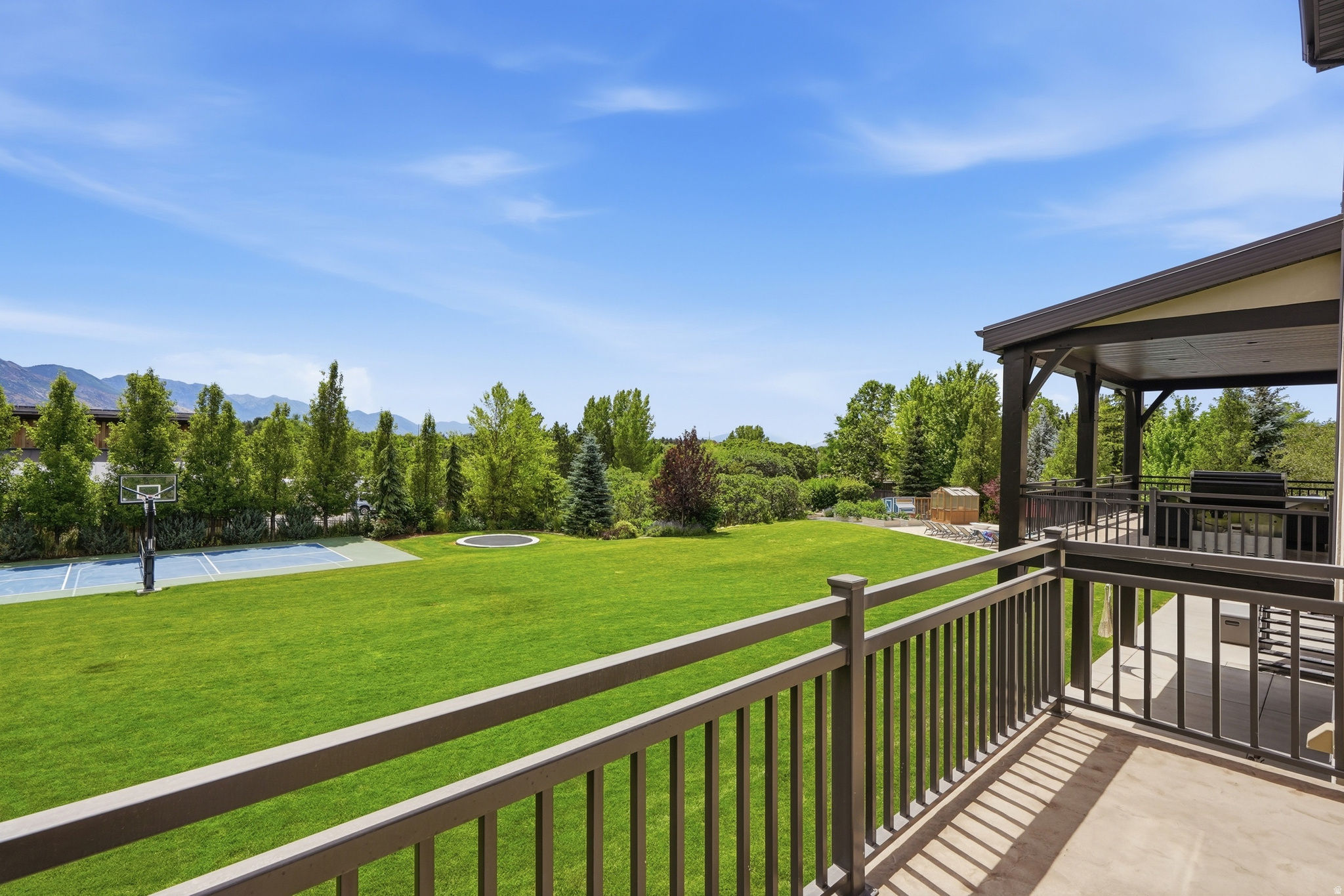COUNTRY FRENCH ESTATES - Residential