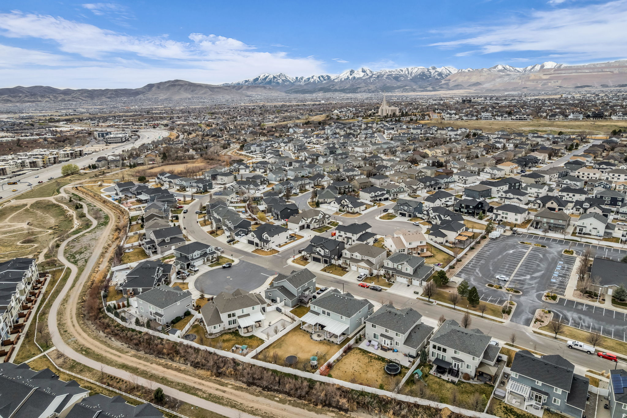 HIGH POINTE - Residential