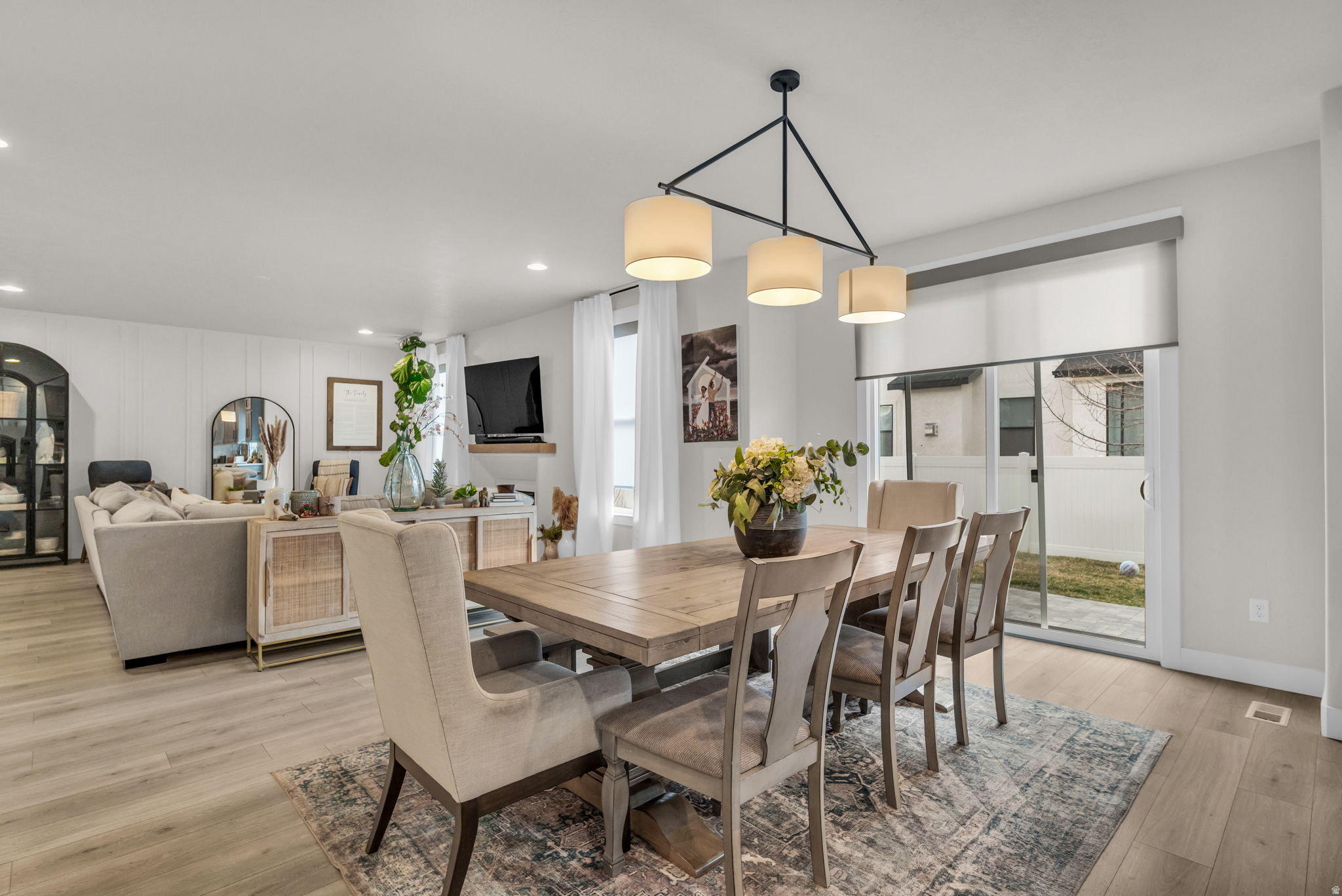 HIGH POINTE - Residential