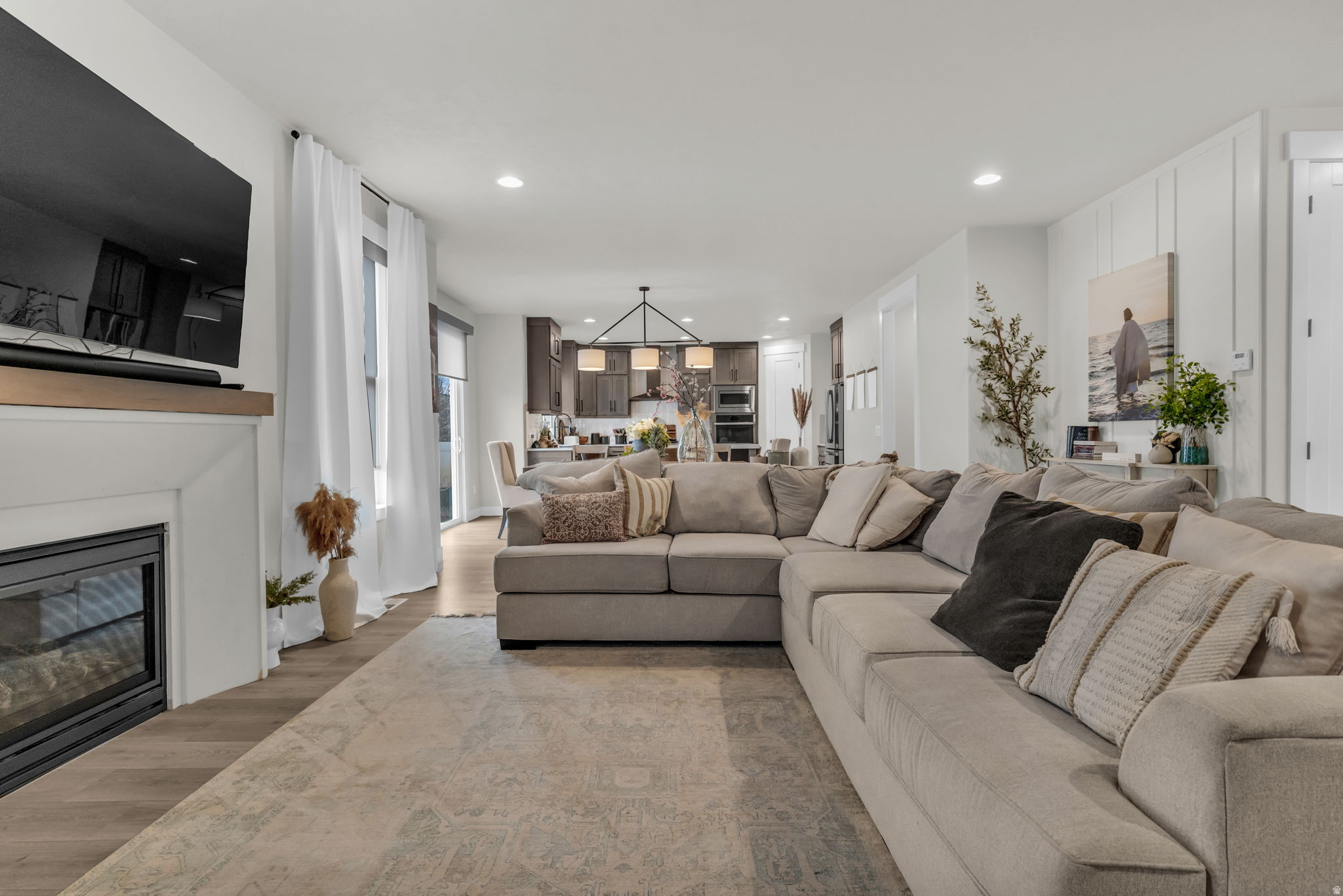 HIGH POINTE - Residential