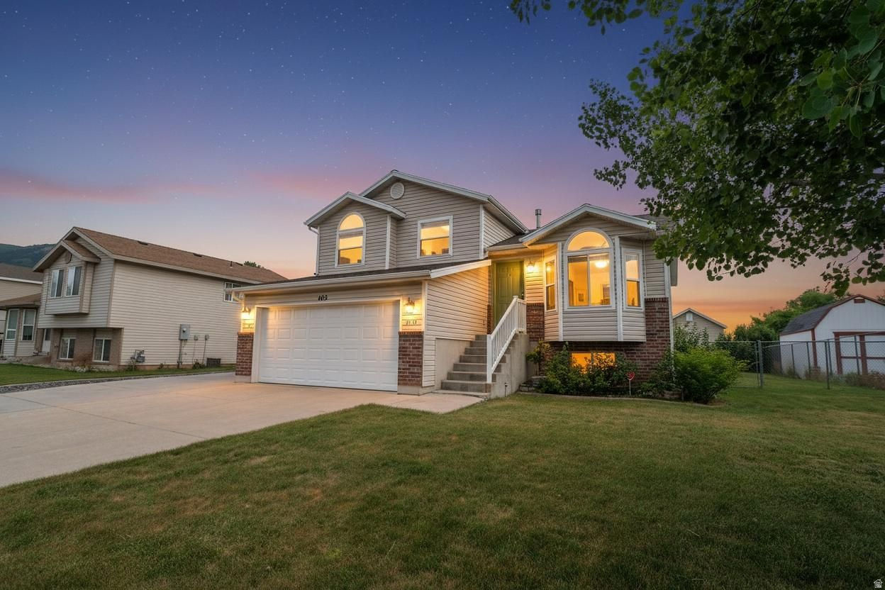 HIDDEN MEADOWS - Residential