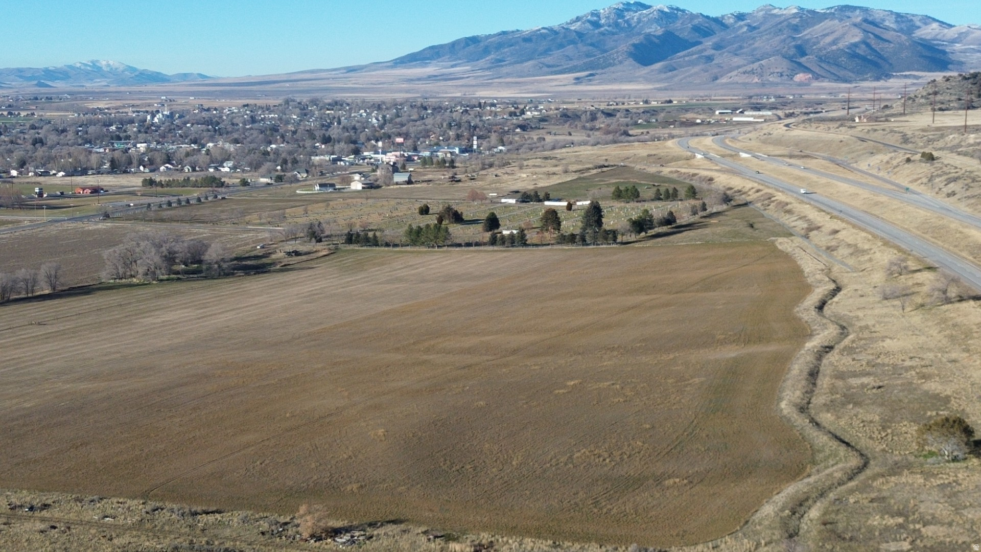 Acreage figures are provided as a courtesy estimate only and were obtained from Oneida County.  Buyer is advised to obtain an independent measurement.