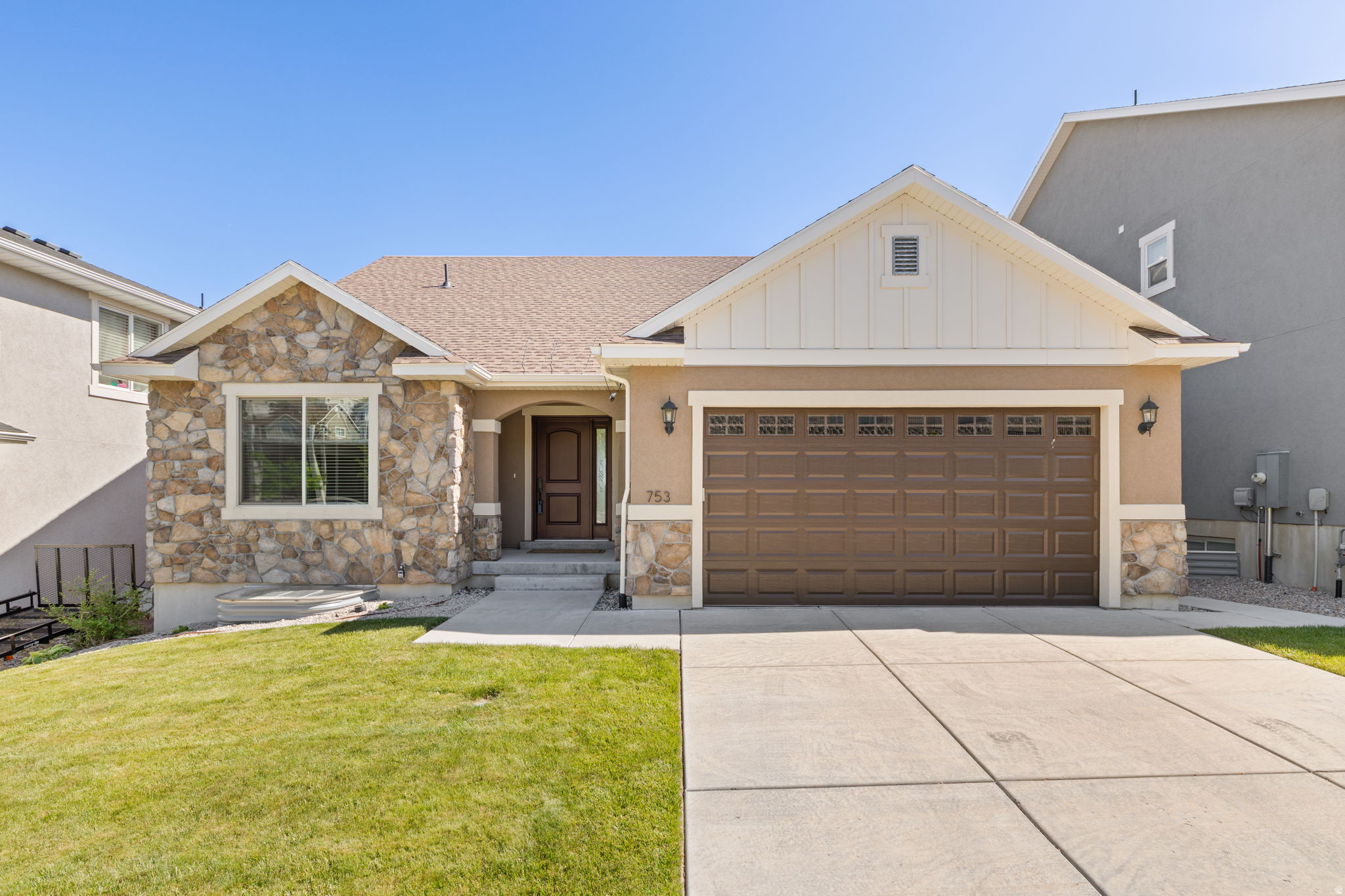 CANYON HILLS - Residential