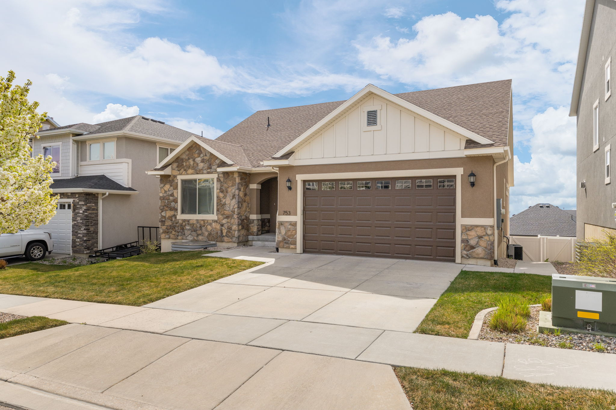 CANYON HILLS - Residential