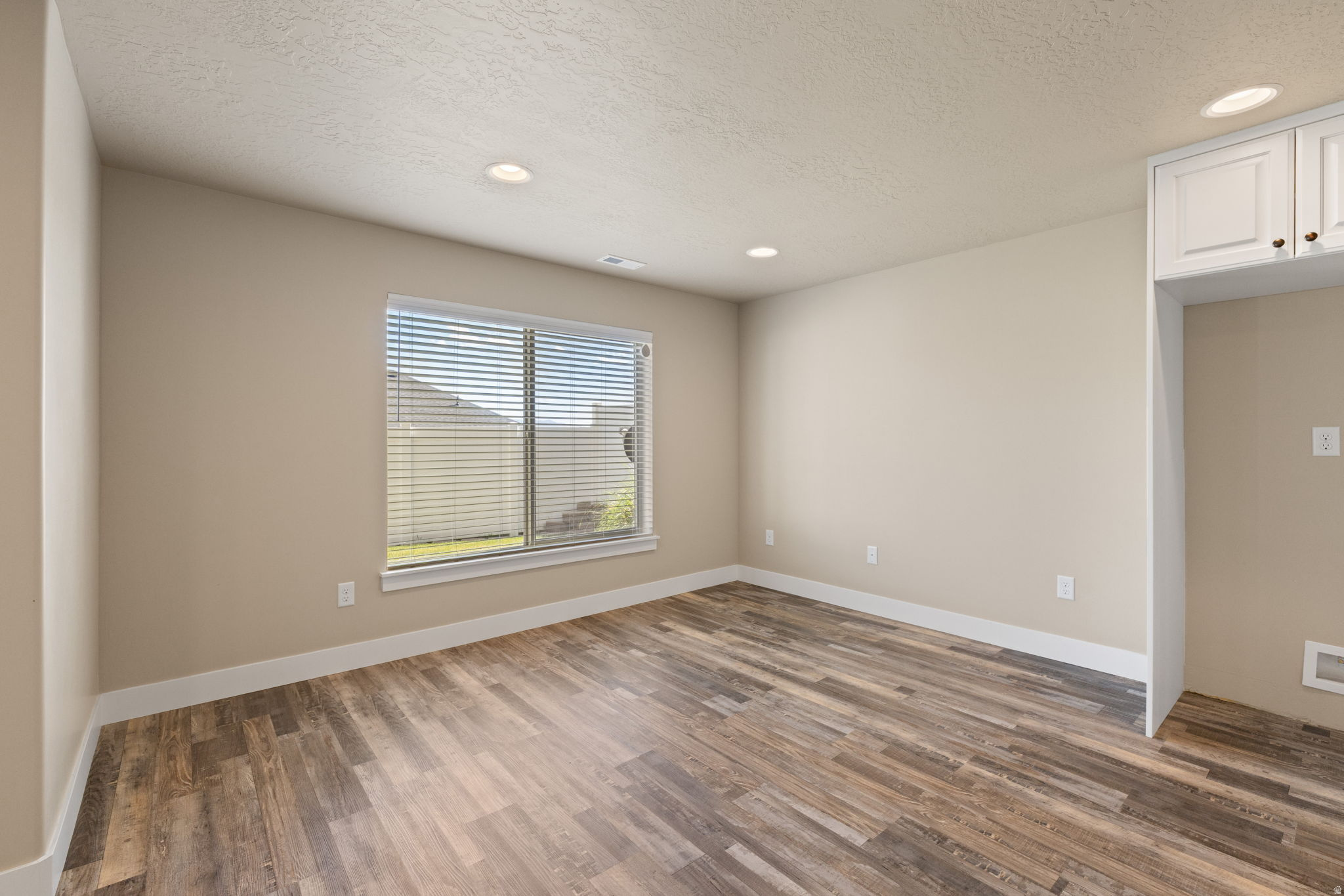 CANYON HILLS - Residential
