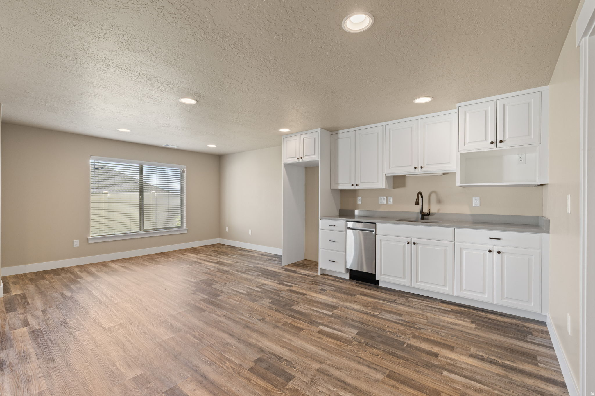 CANYON HILLS - Residential