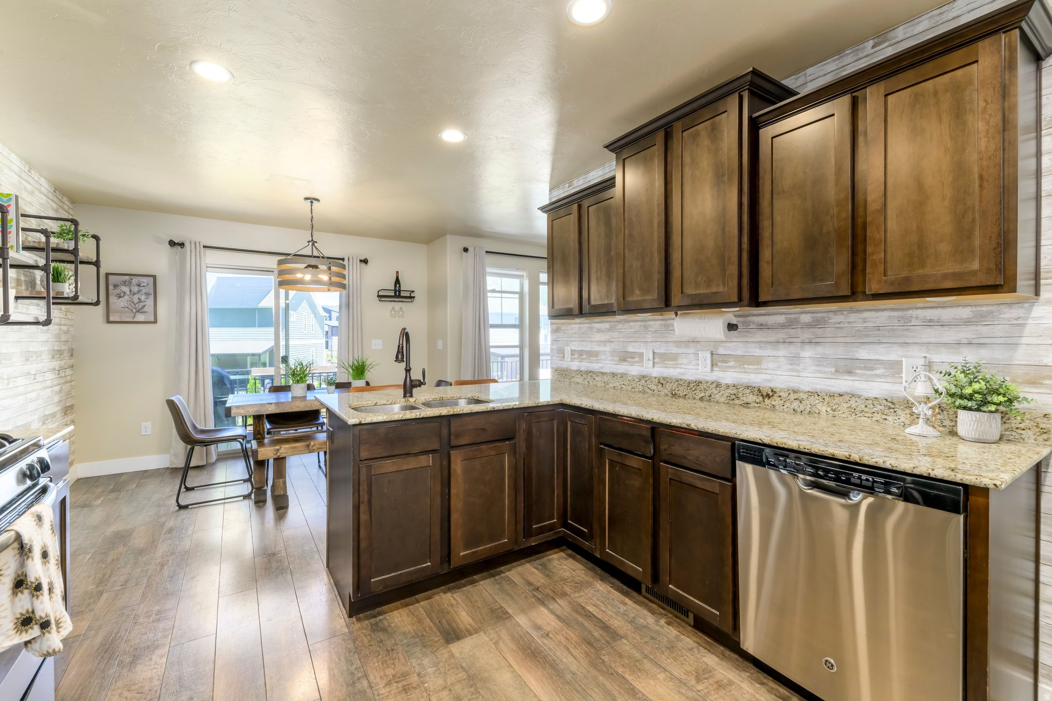SUNCREST - Residential