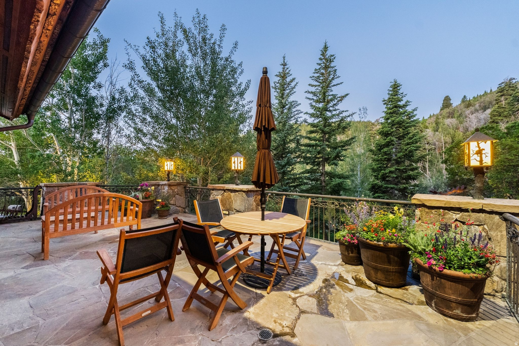 DEER CREST ESTATES - Residential