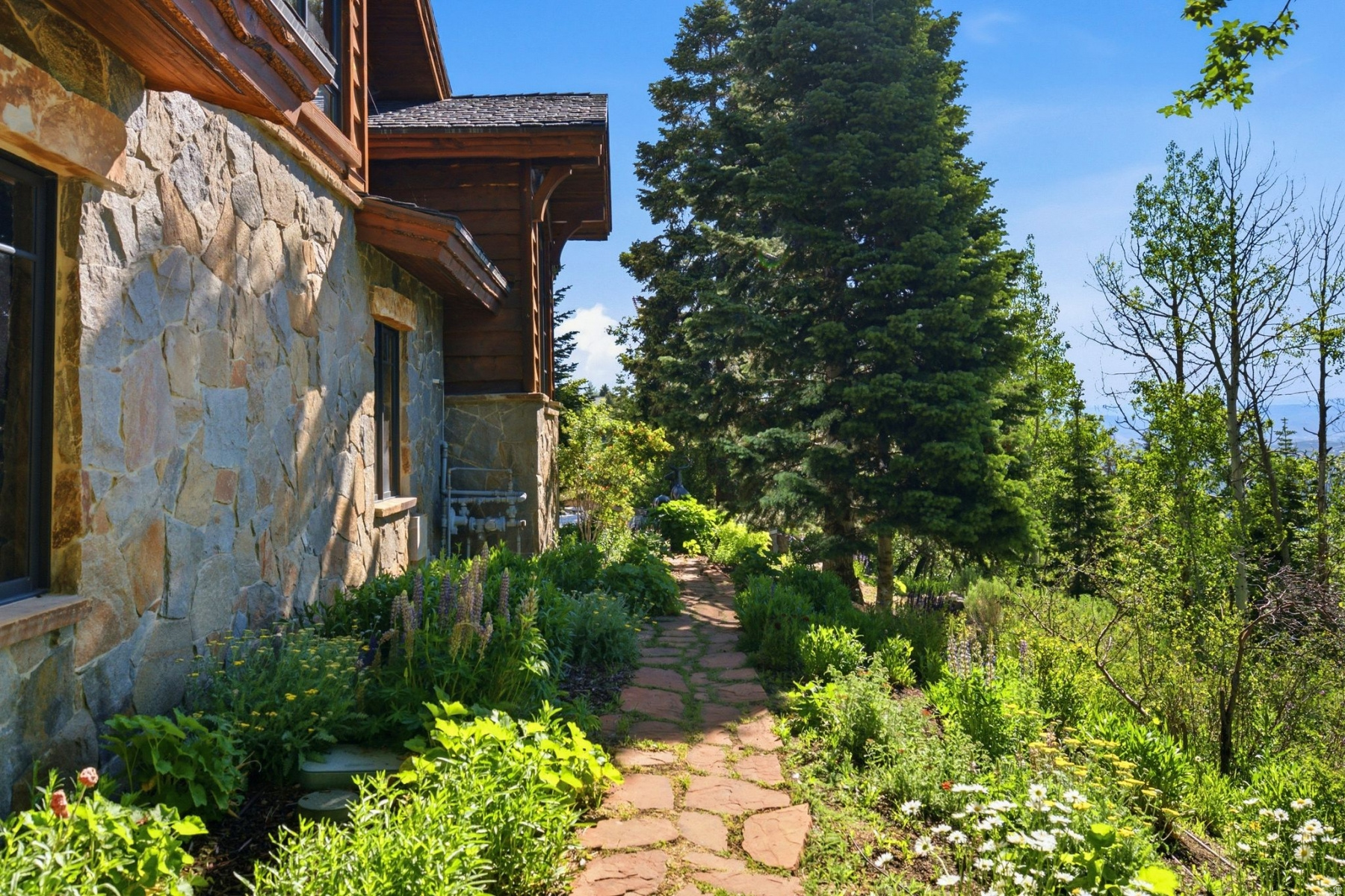 DEER CREST ESTATES - Residential