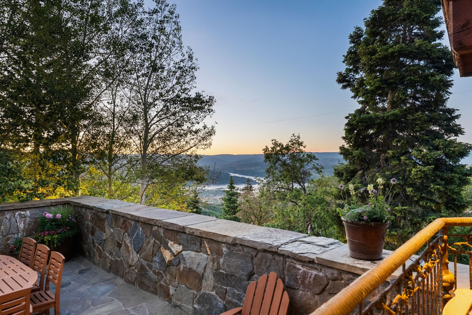 DEER CREST ESTATES - Residential