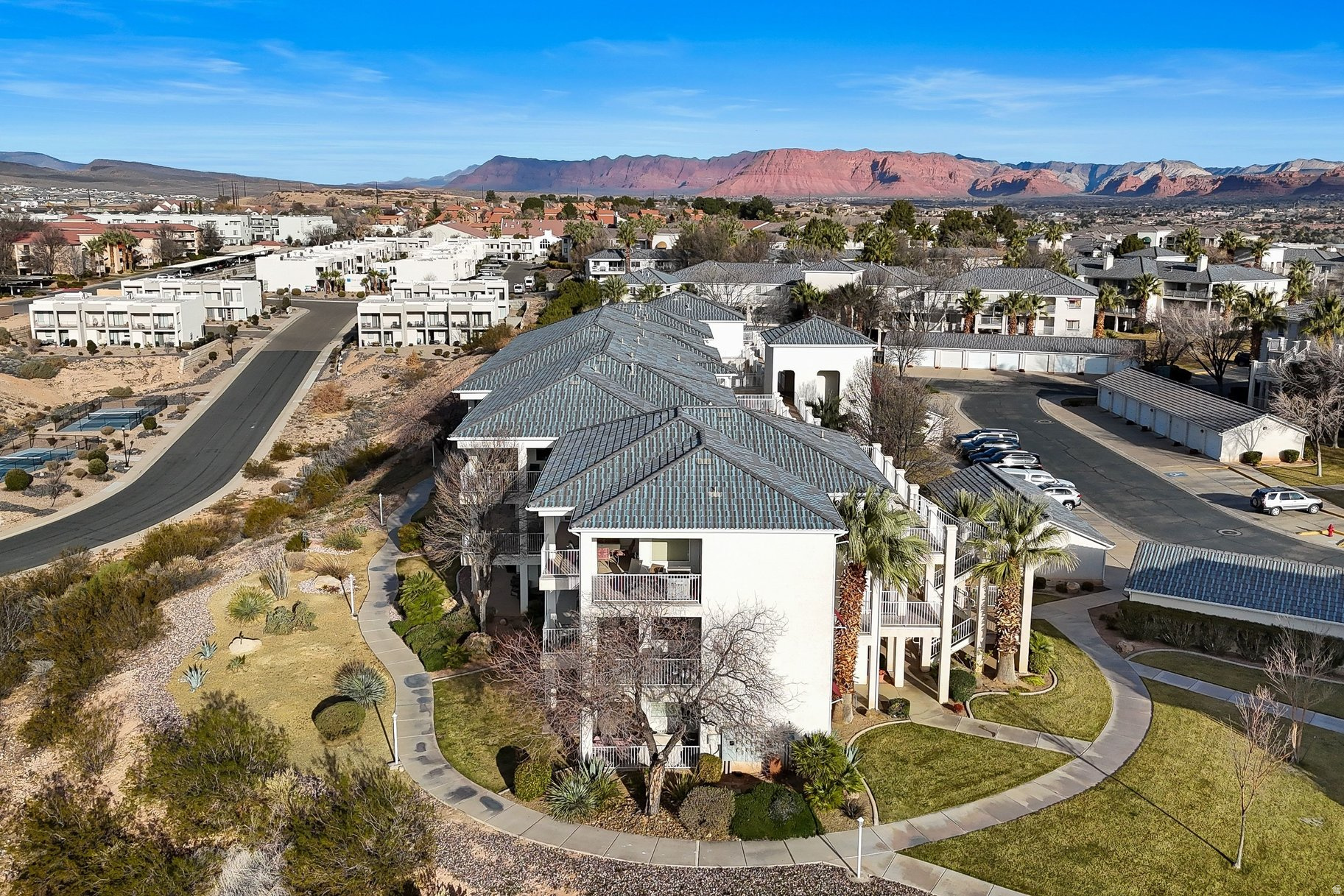 LAS PALMAS RESORT CO - Residential