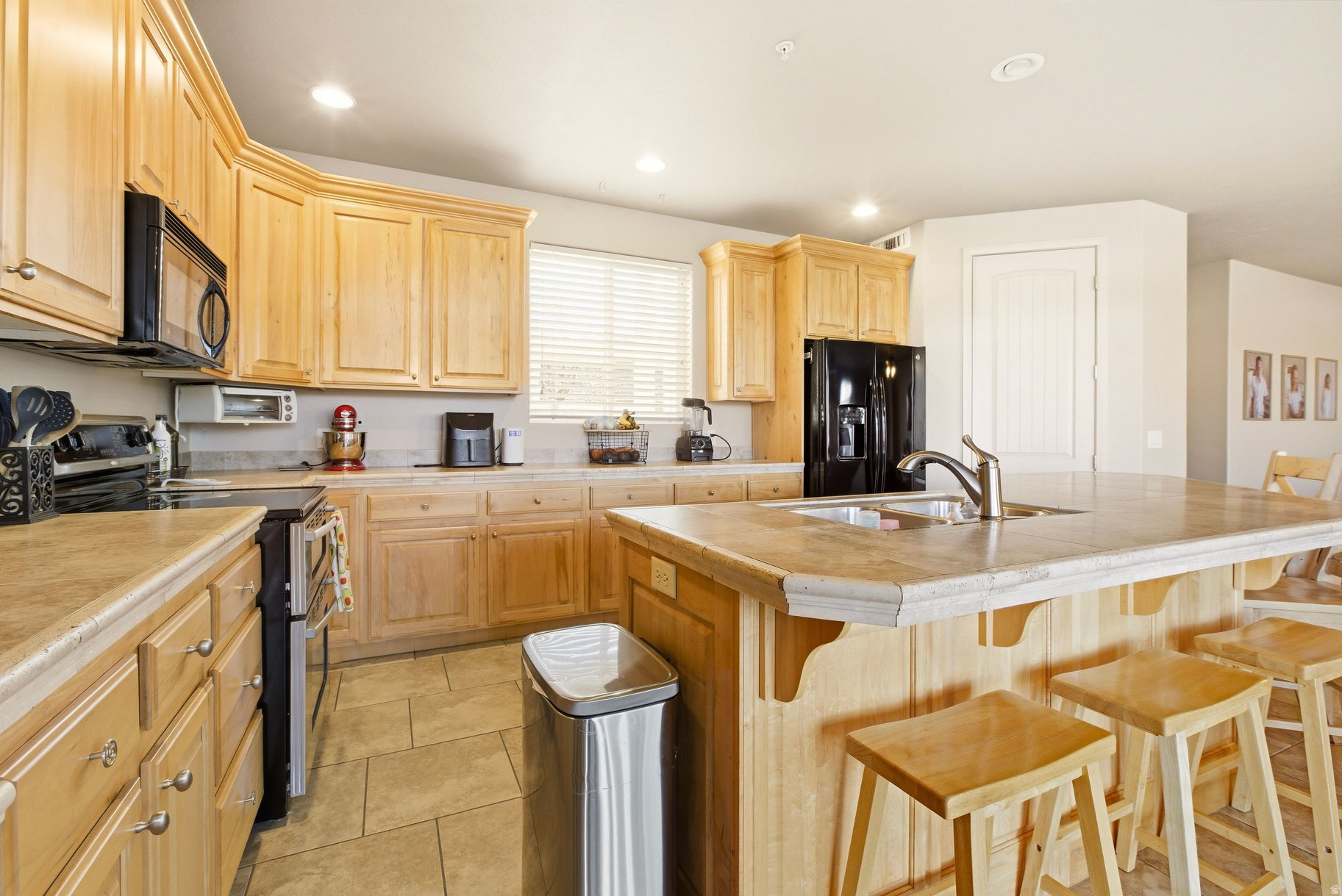 LAS PALMAS RESORT CO - Residential