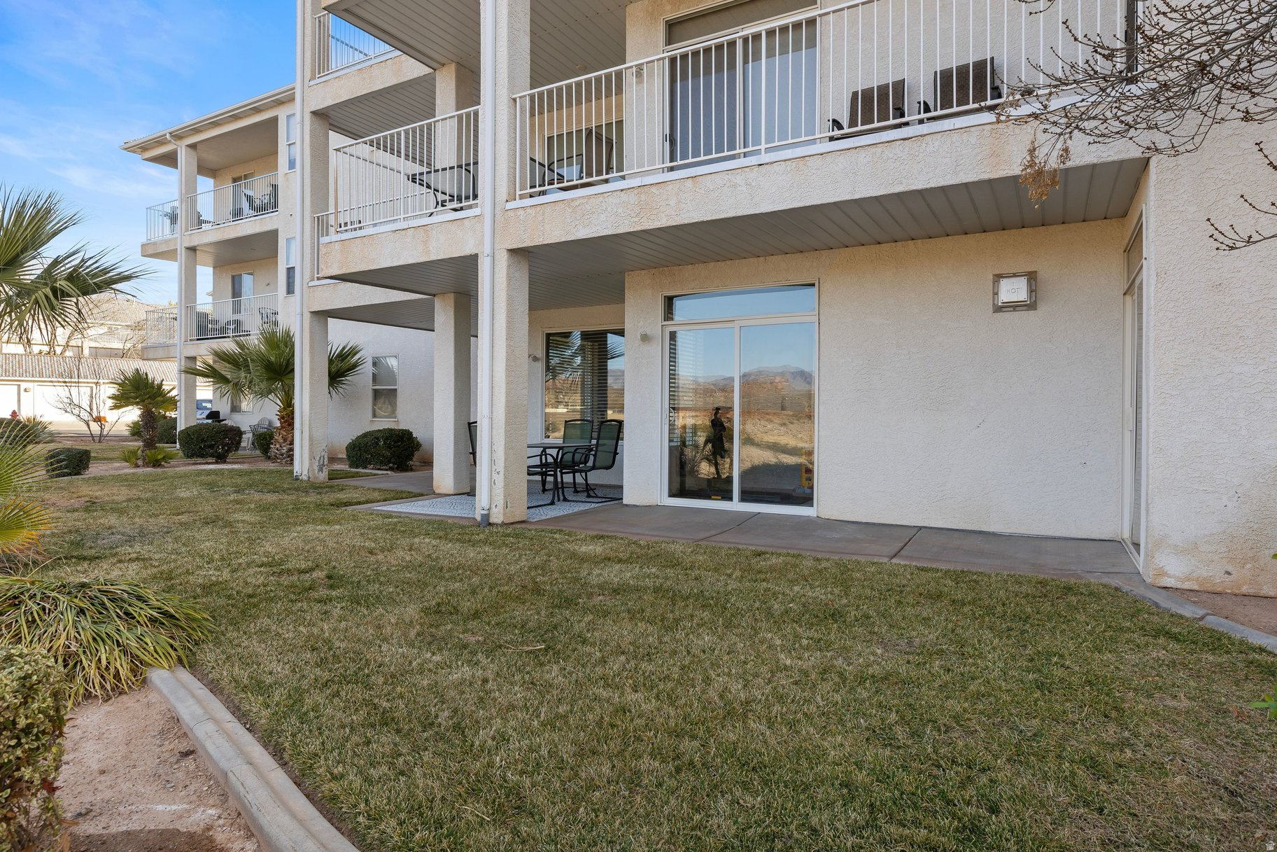 LAS PALMAS RESORT CO - Residential