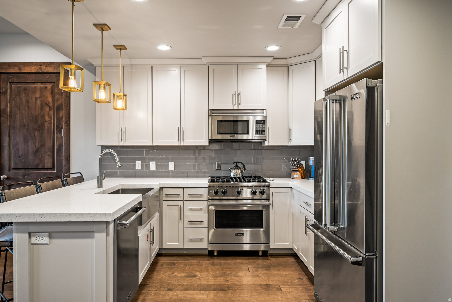 BLACKSTONE RESIDENCE - Residential