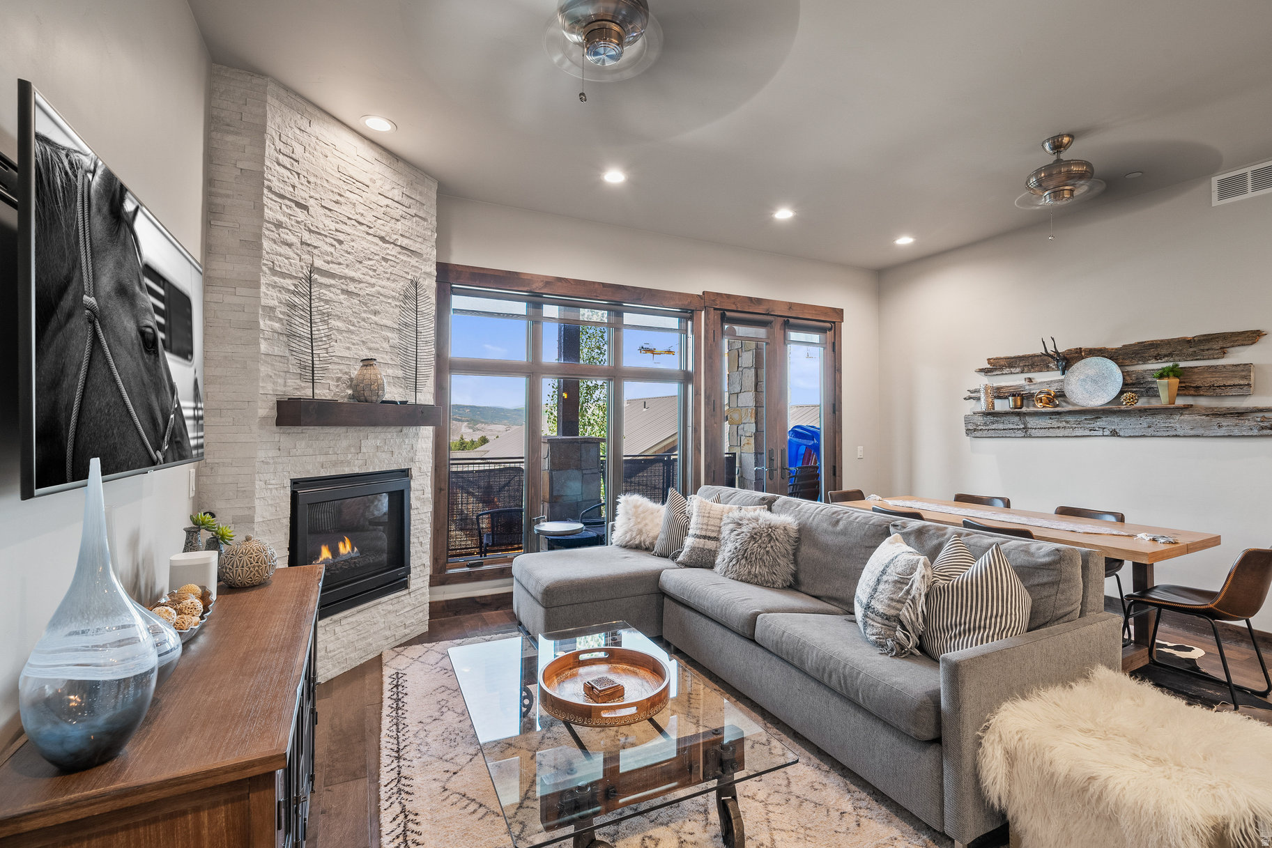 BLACKSTONE RESIDENCE - Residential
