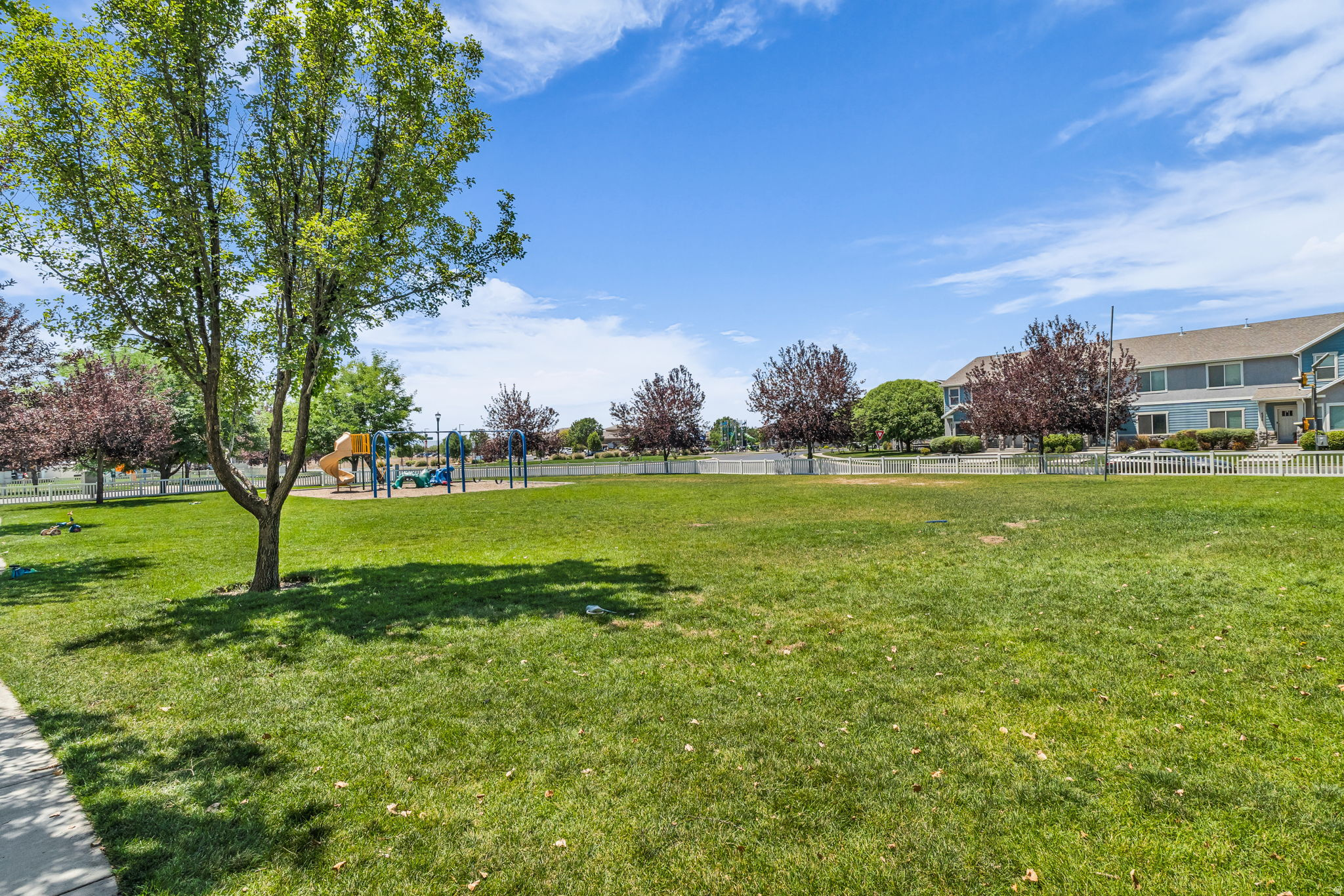 COLONIAL PARK - Residential