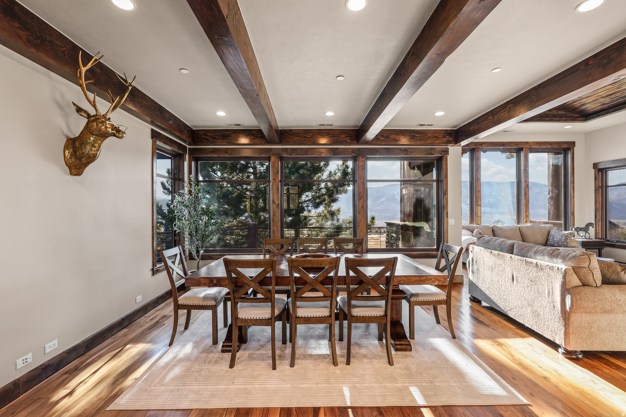 THE HIGHLANDS - Residential