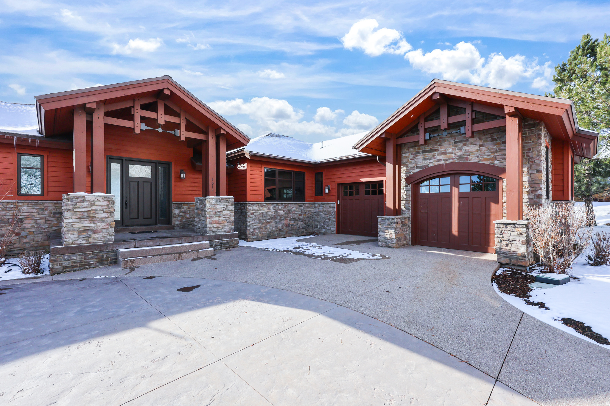 THE HIGHLANDS - Residential