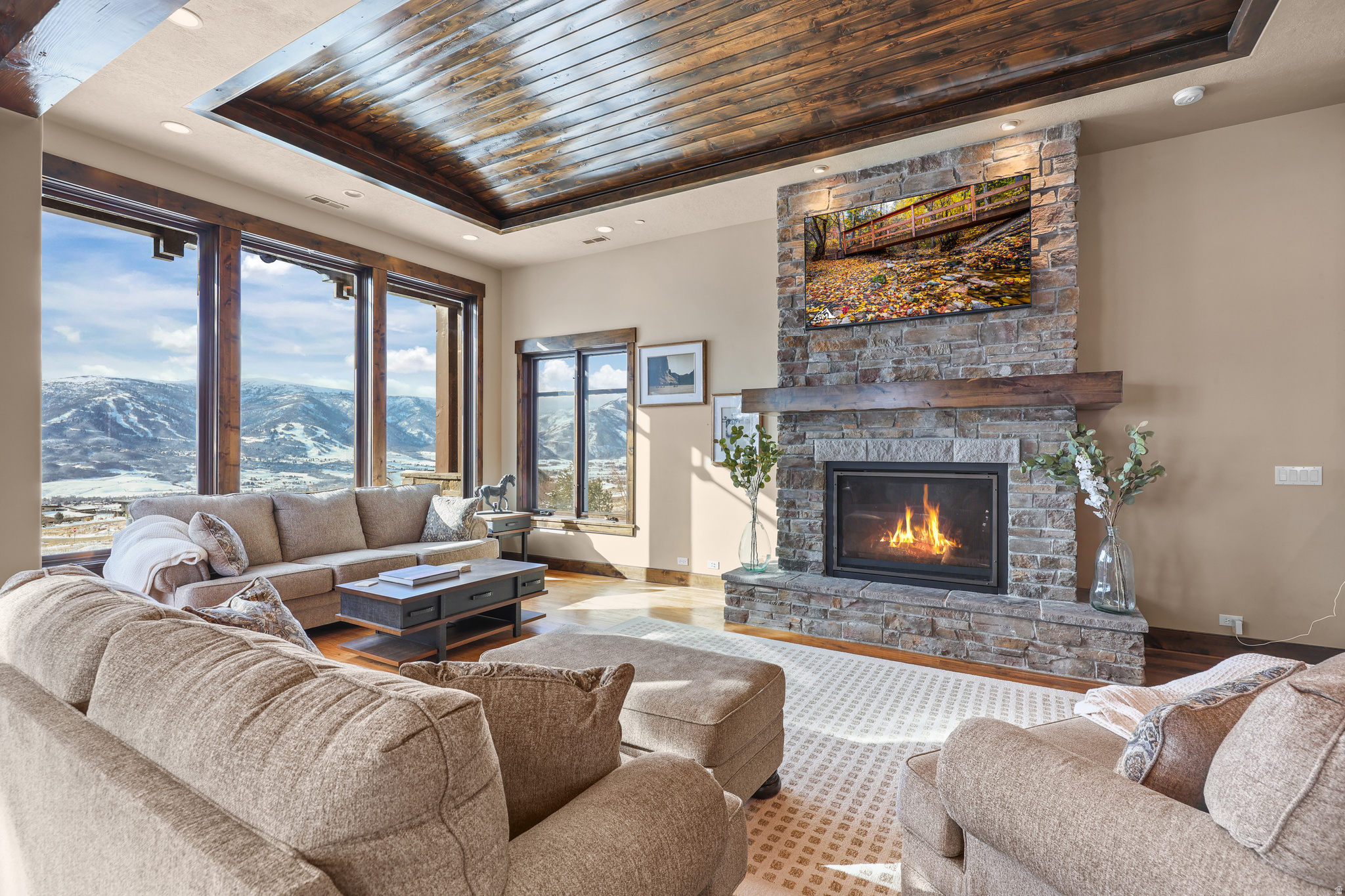 THE HIGHLANDS - Residential