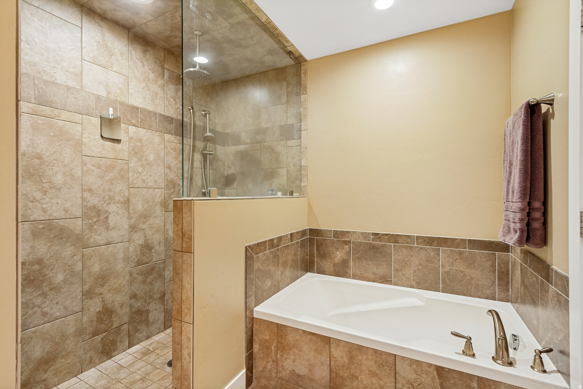 SUMMIT RIDGE VISTAS - Residential