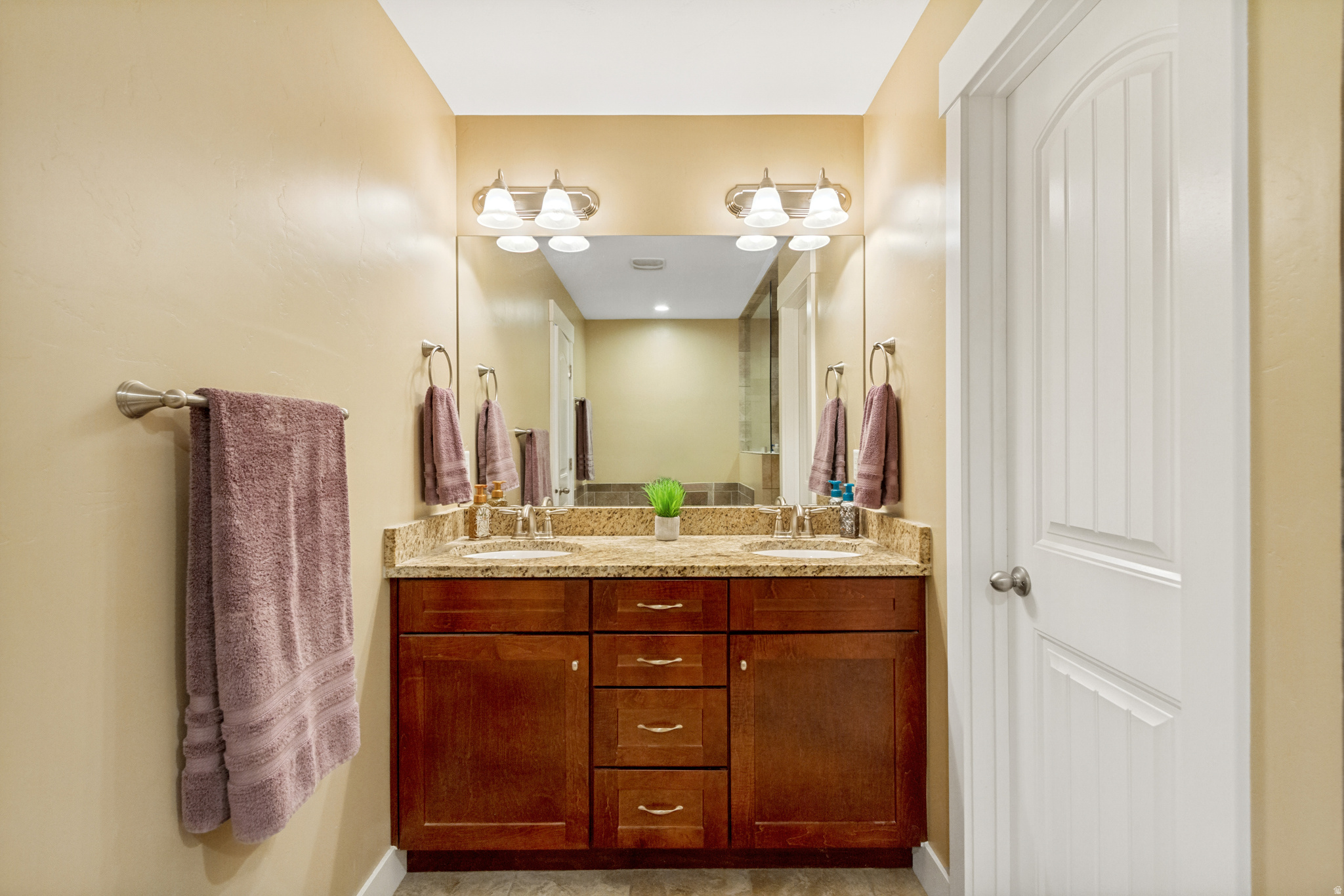 SUMMIT RIDGE VISTAS - Residential