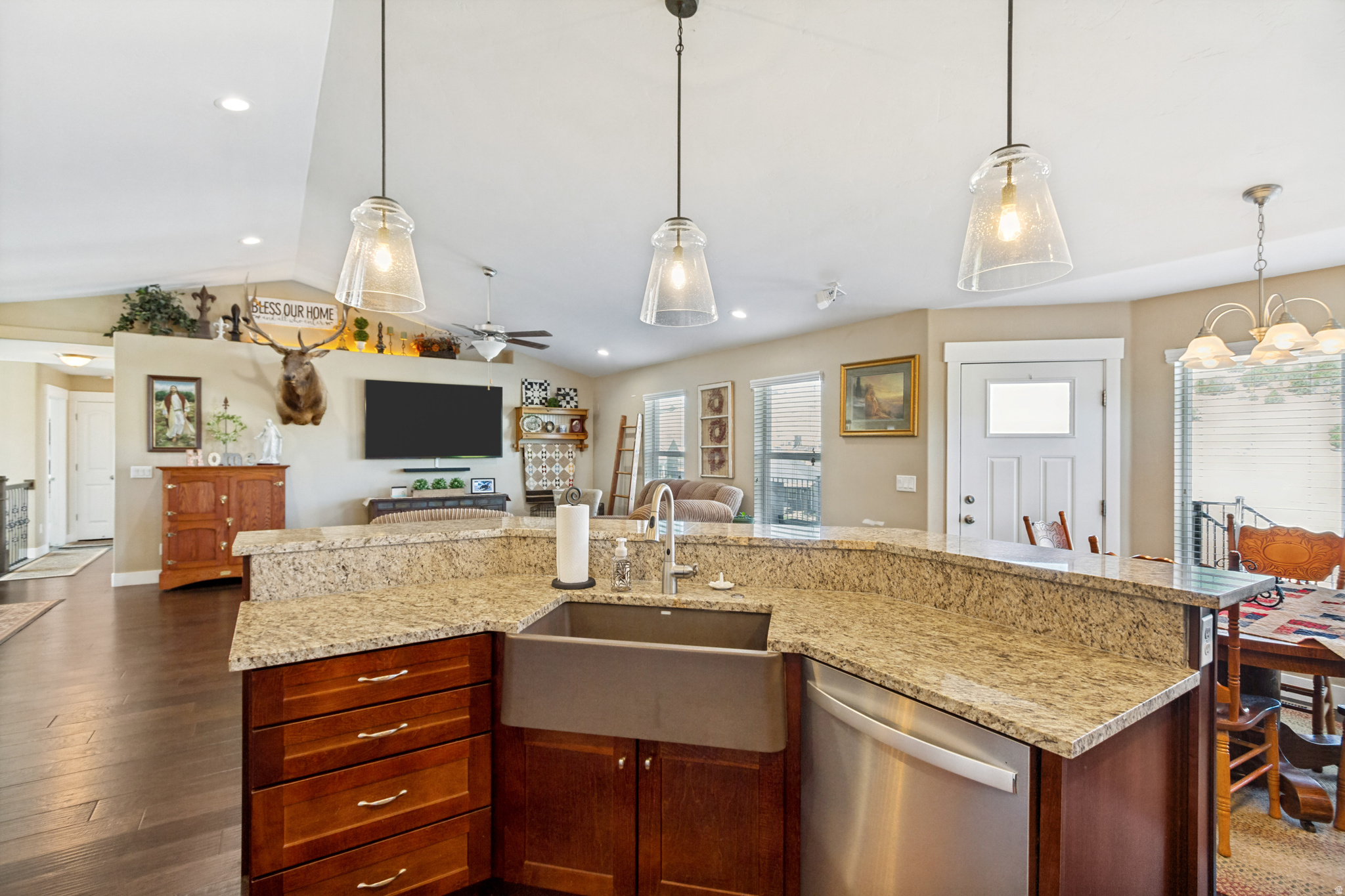 SUMMIT RIDGE VISTAS - Residential