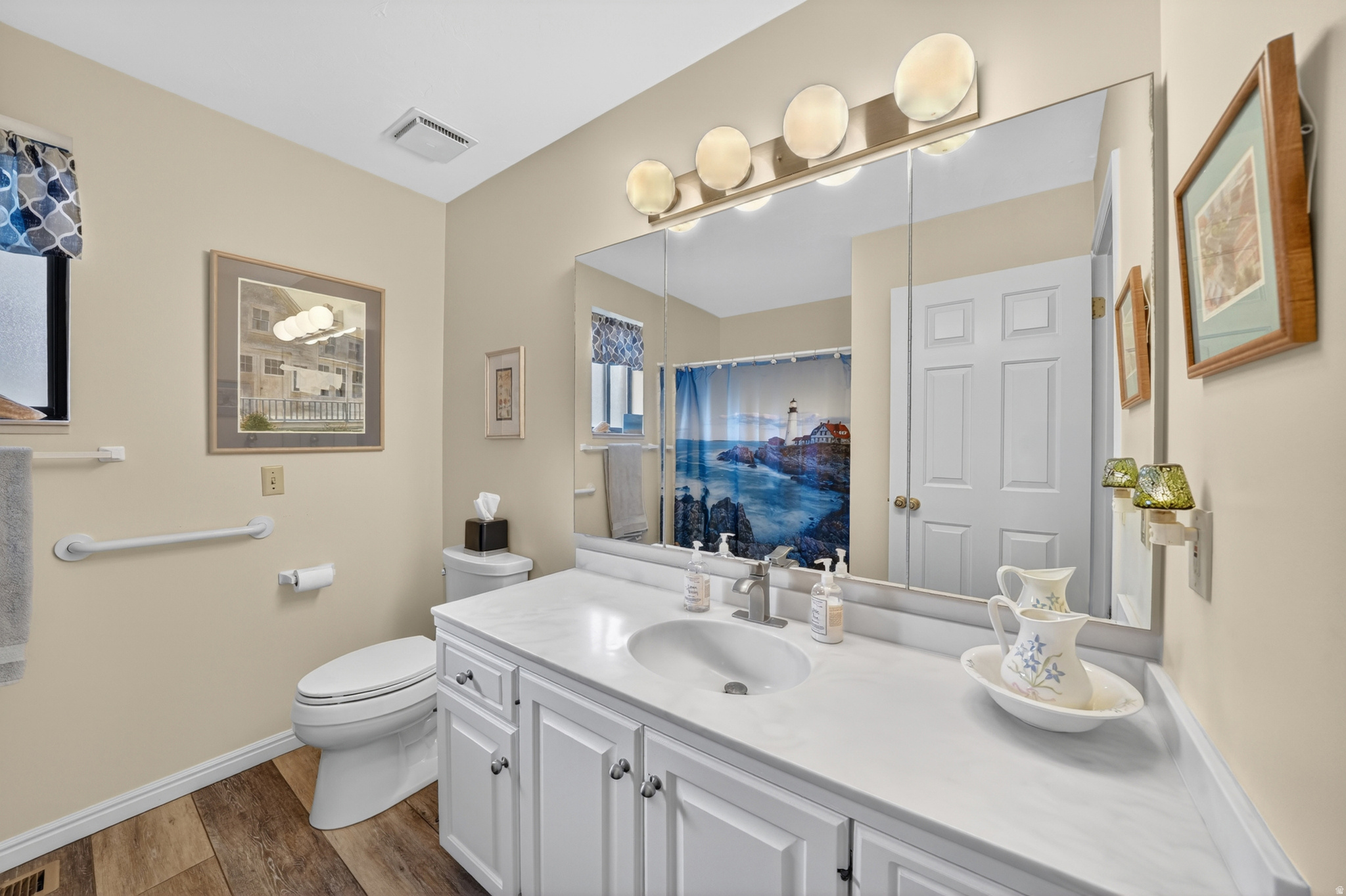 VINE STREET EAST - Residential