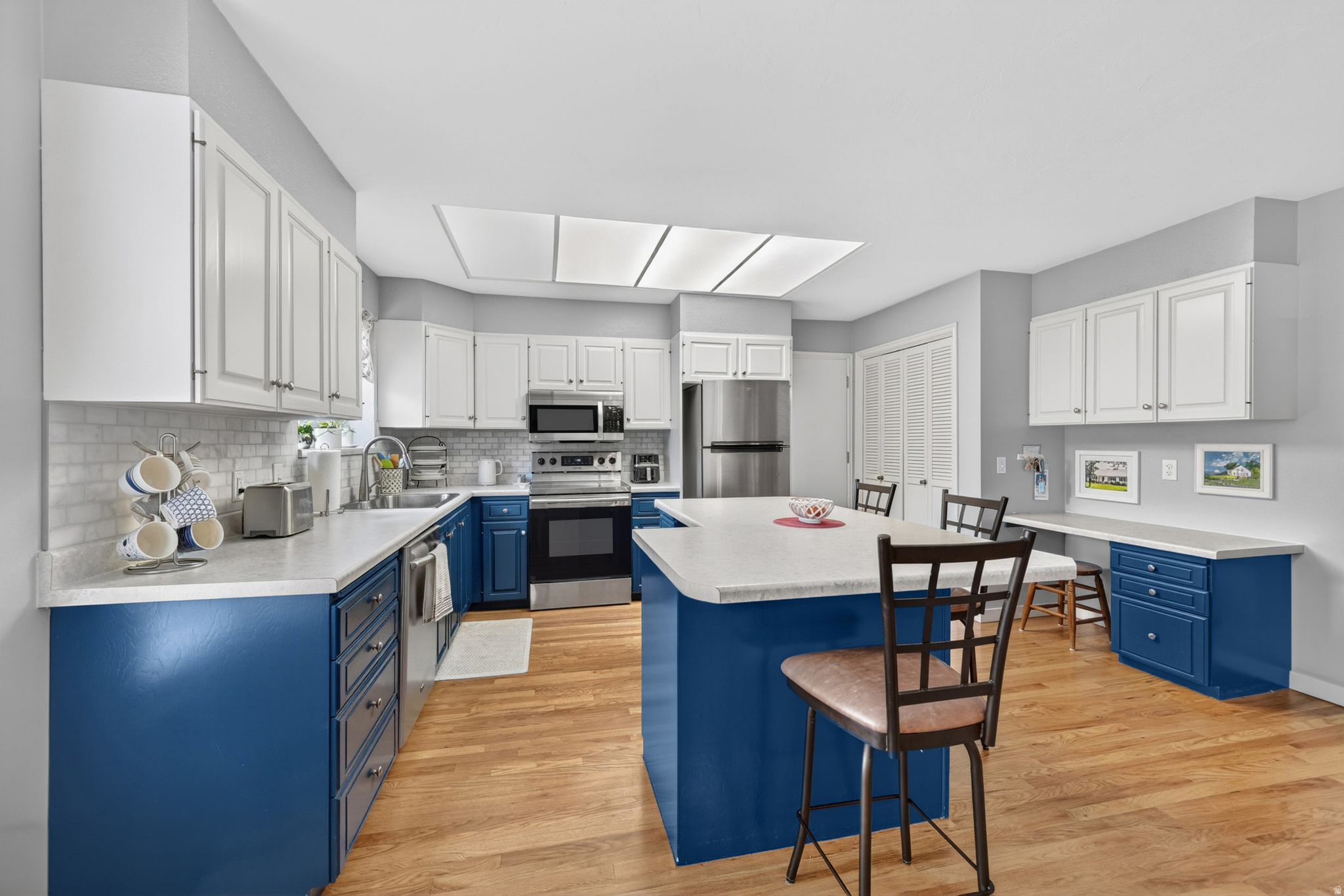 VINE STREET EAST - Residential