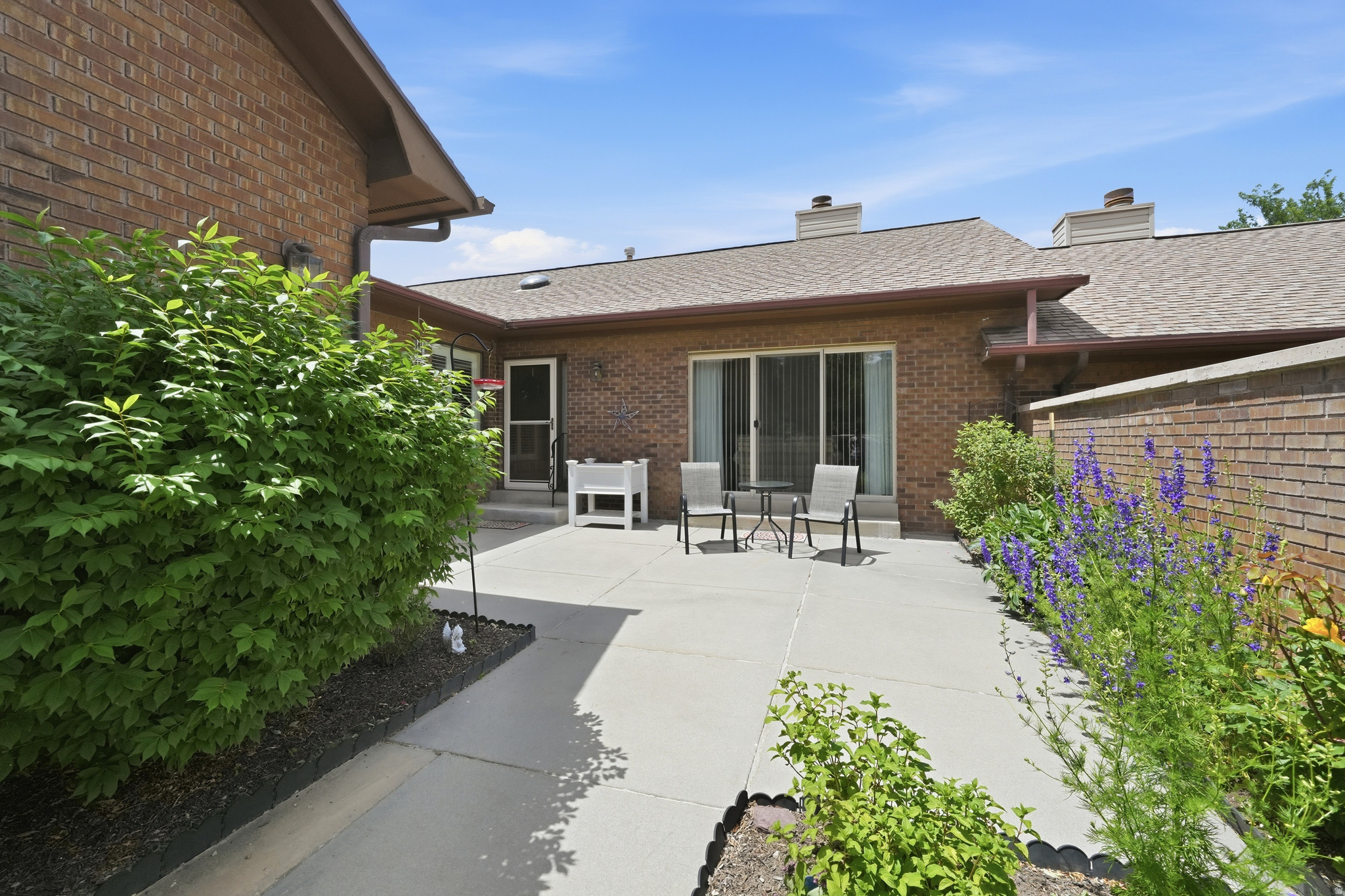 VINE STREET EAST - Residential