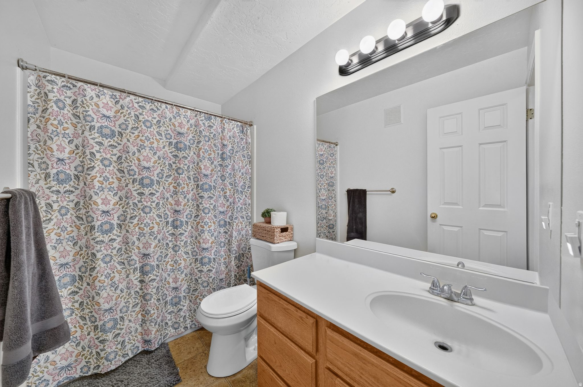 SANTA BARBARA VILLA CONDO - Residential
