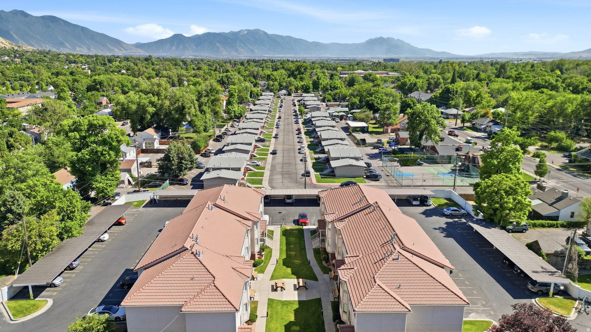 SANTA BARBARA VILLA CONDO - Residential