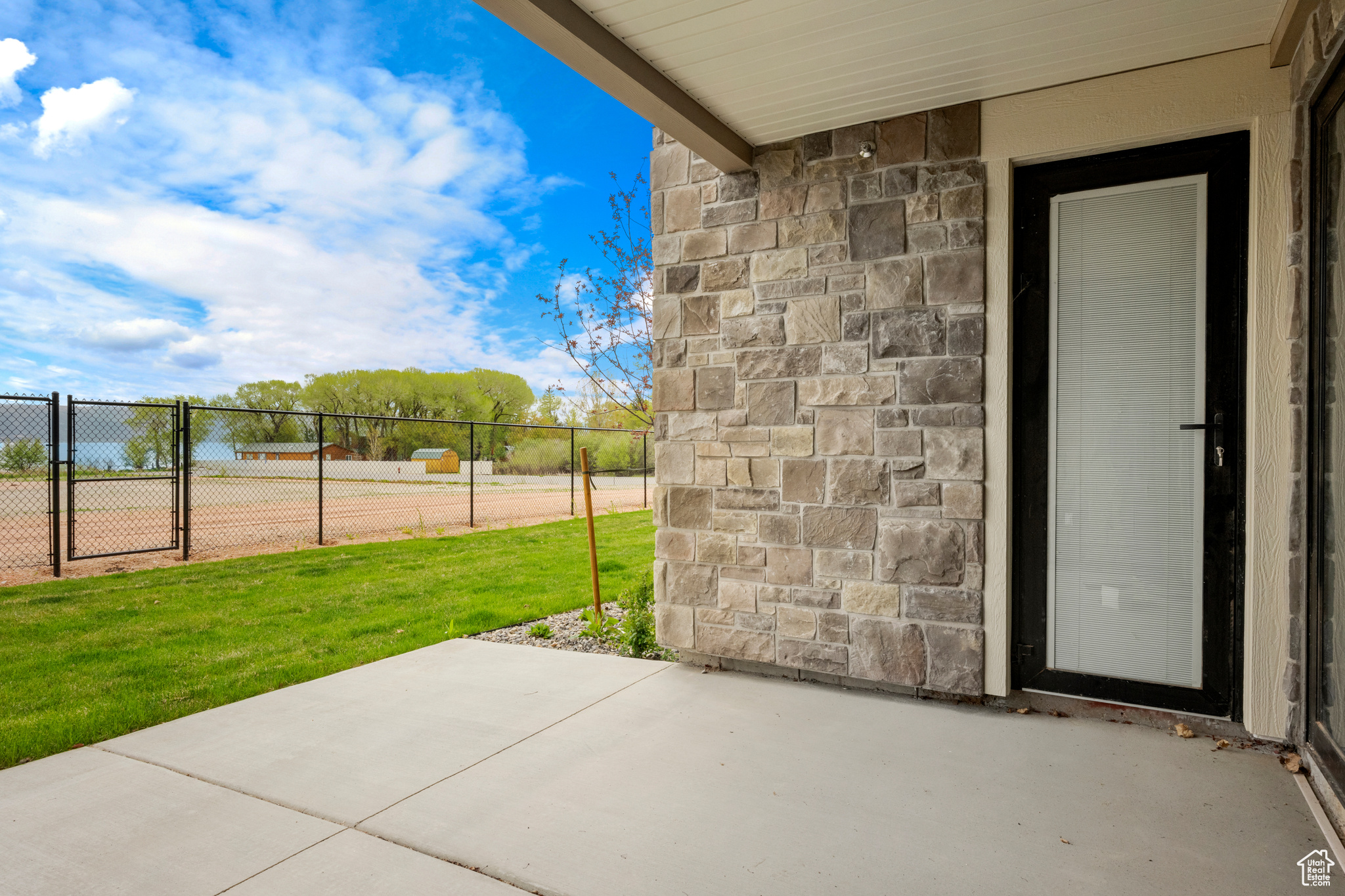 GARDEN CITY LAKE RESIDENCES - Residential
