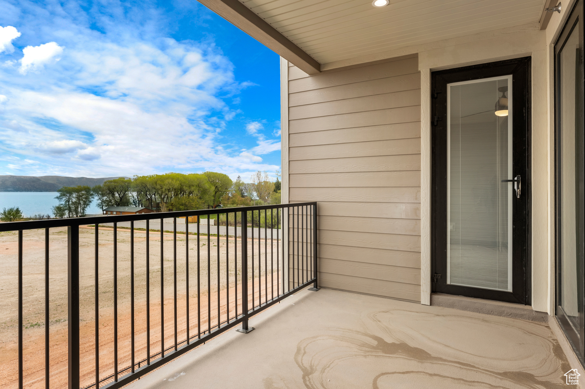 GARDEN CITY LAKE RESIDENCES - Residential