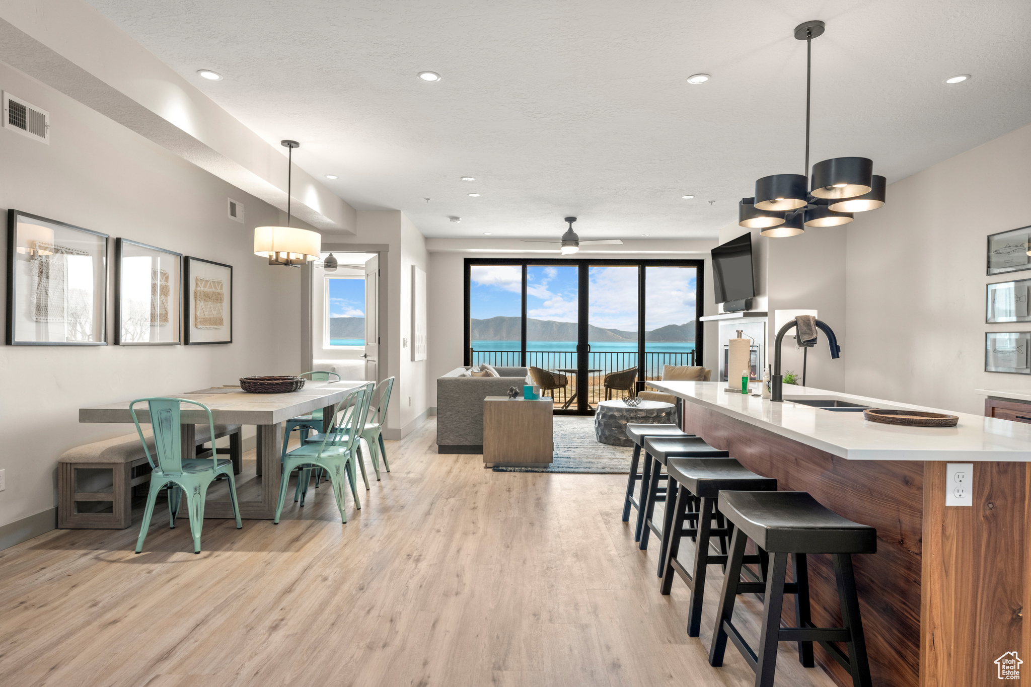GARDEN CITY LAKE RESIDENCES - Residential