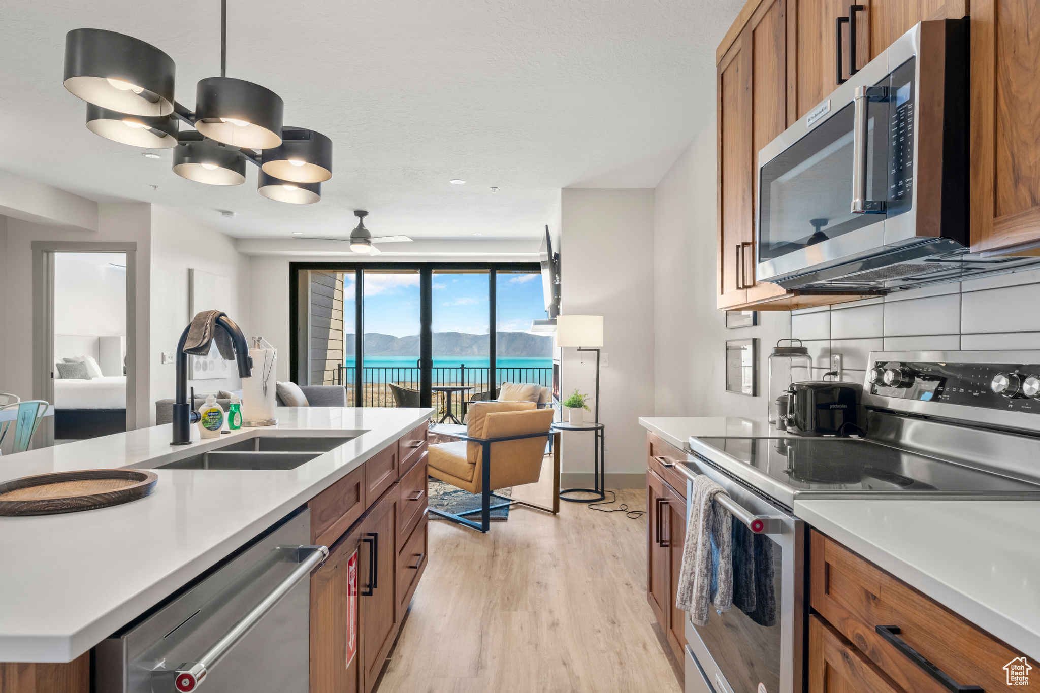 GARDEN CITY LAKE RESIDENCES - Residential
