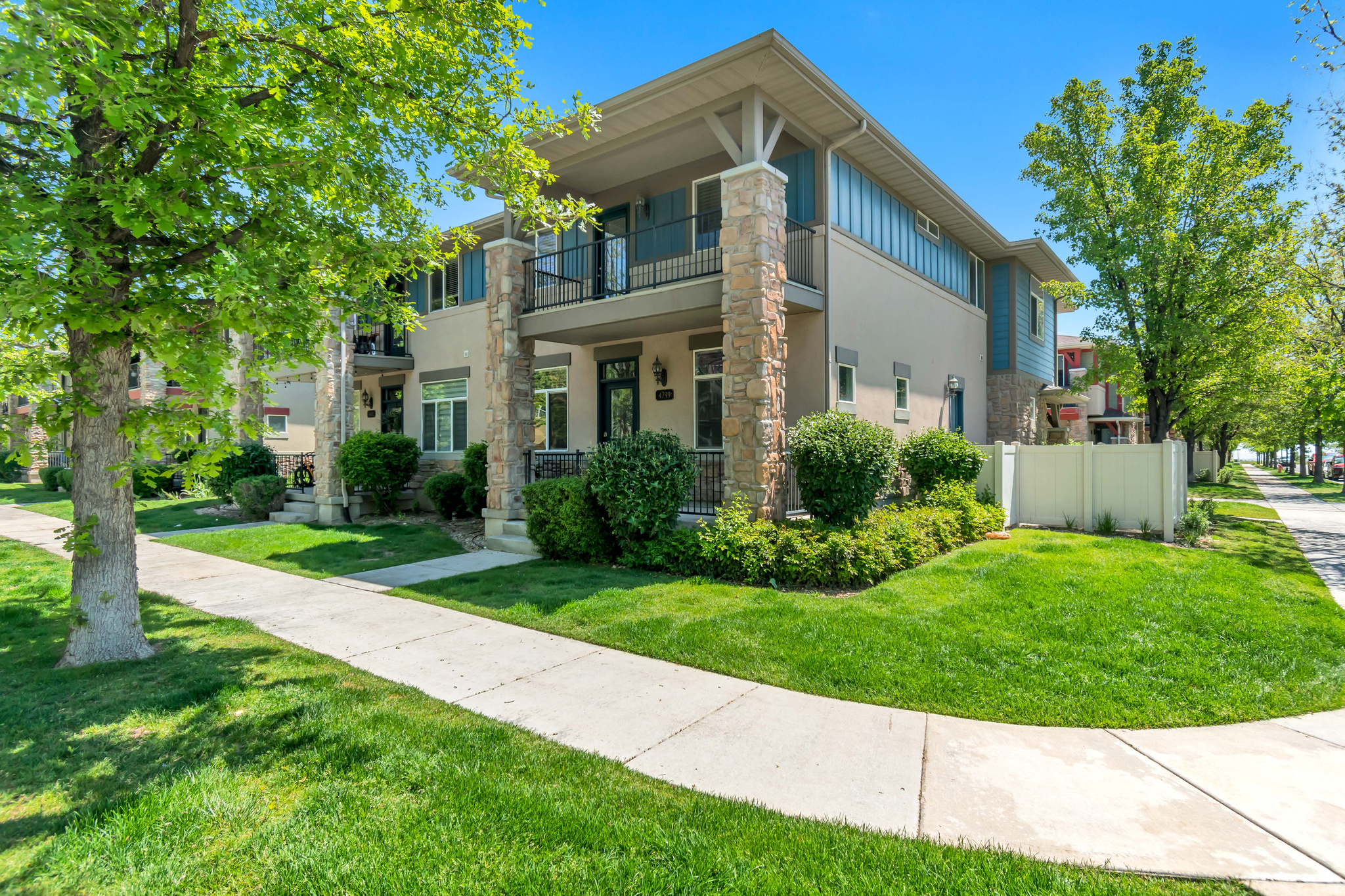 CARRIAGE HOME CONDOMINIUMS - Residential