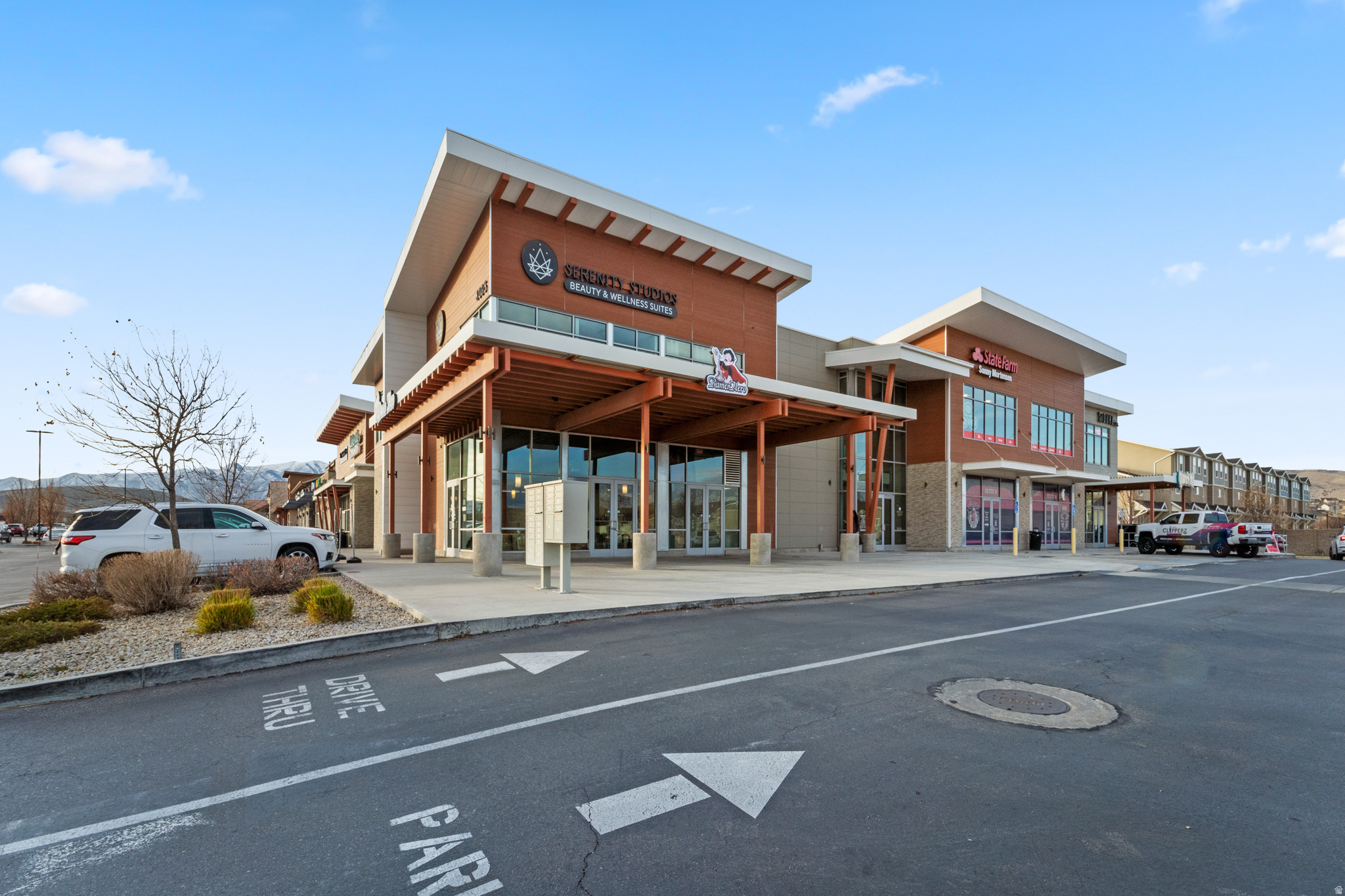 PORTERS CROSSING - Commercial Sale