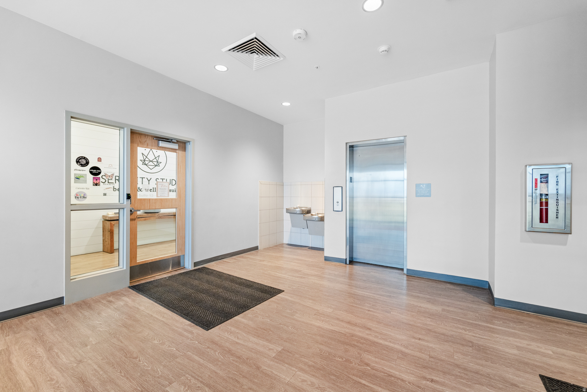 PORTERS CROSSING - Commercial Sale