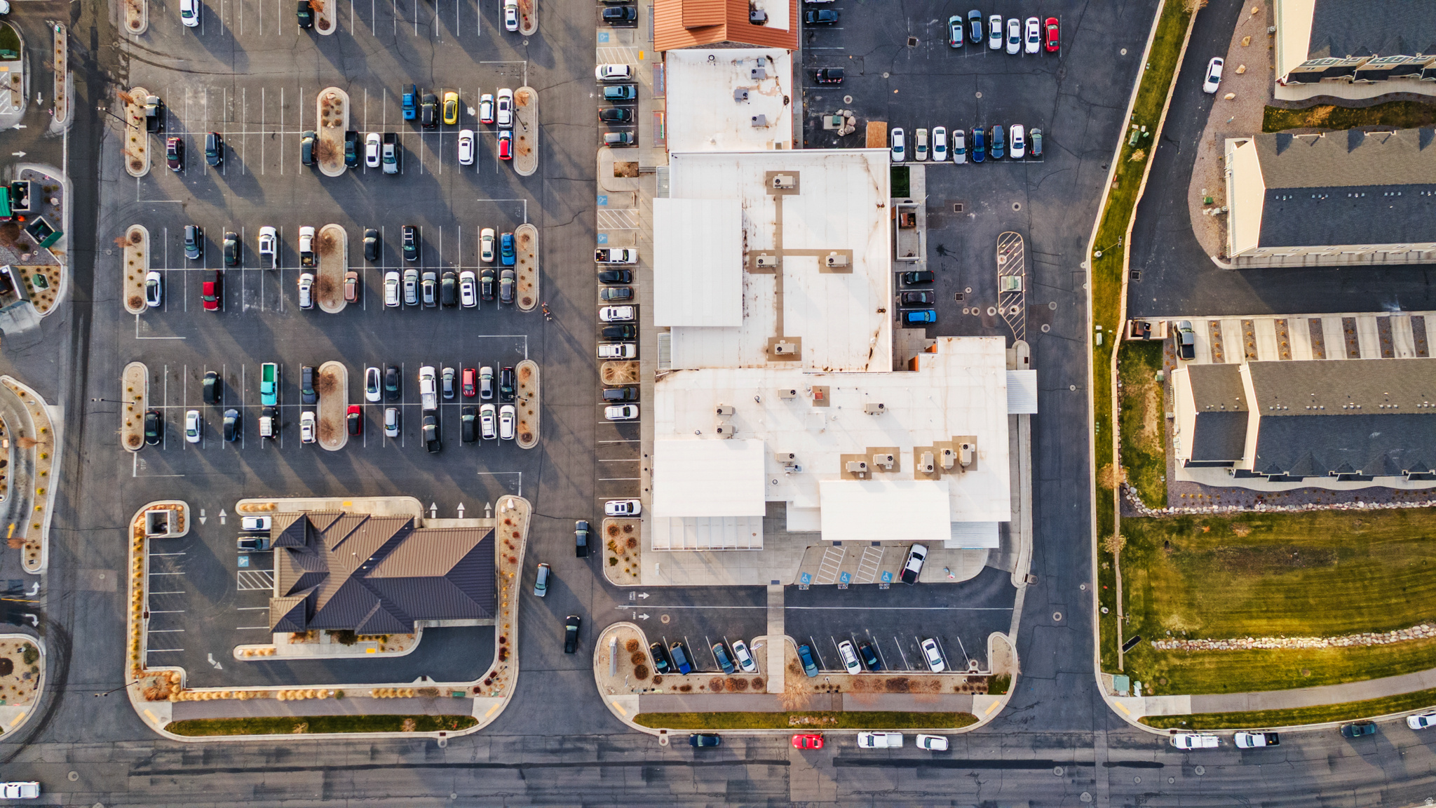 PORTERS CROSSING - Commercial Sale