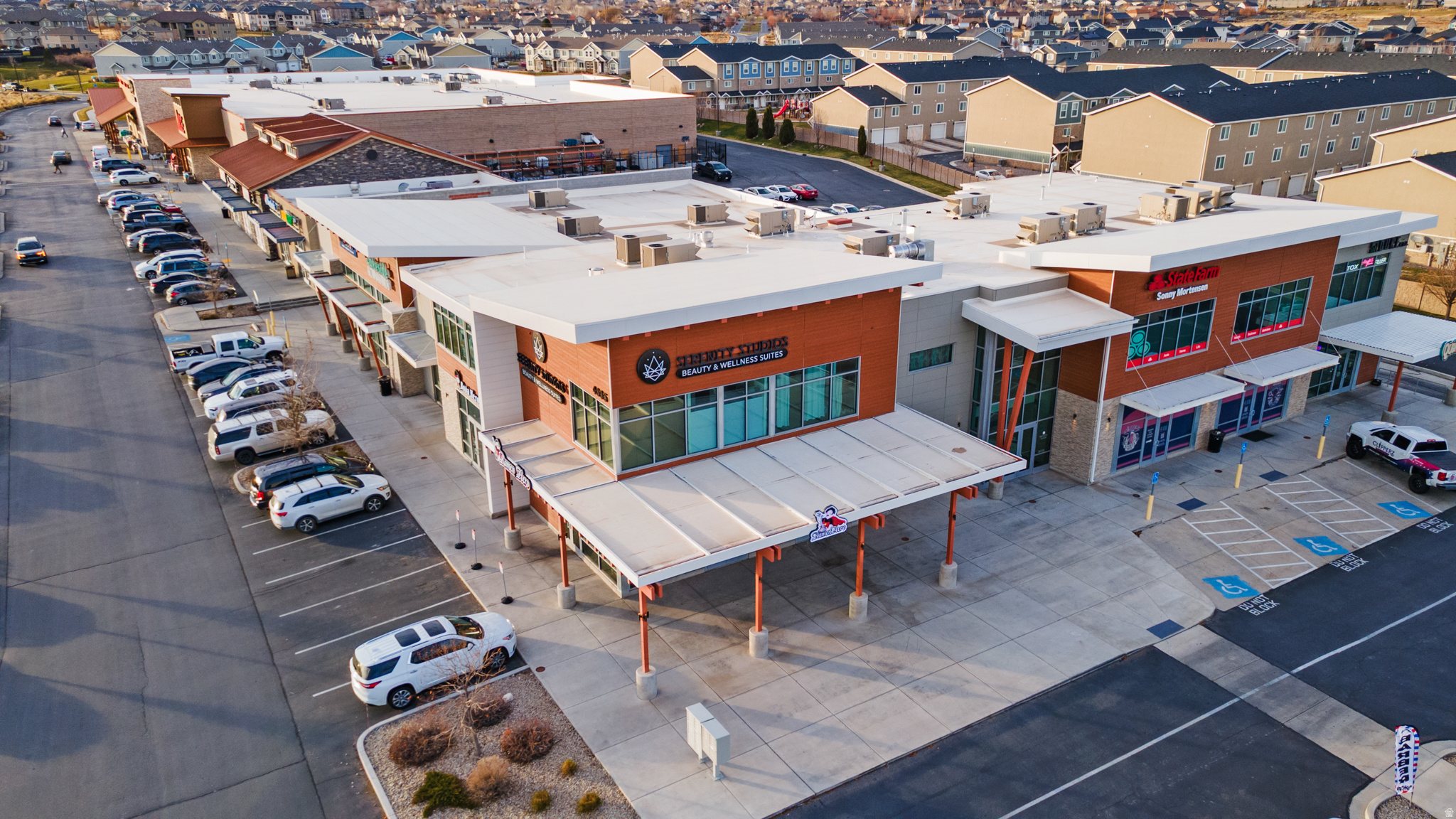 PORTERS CROSSING - Commercial Sale