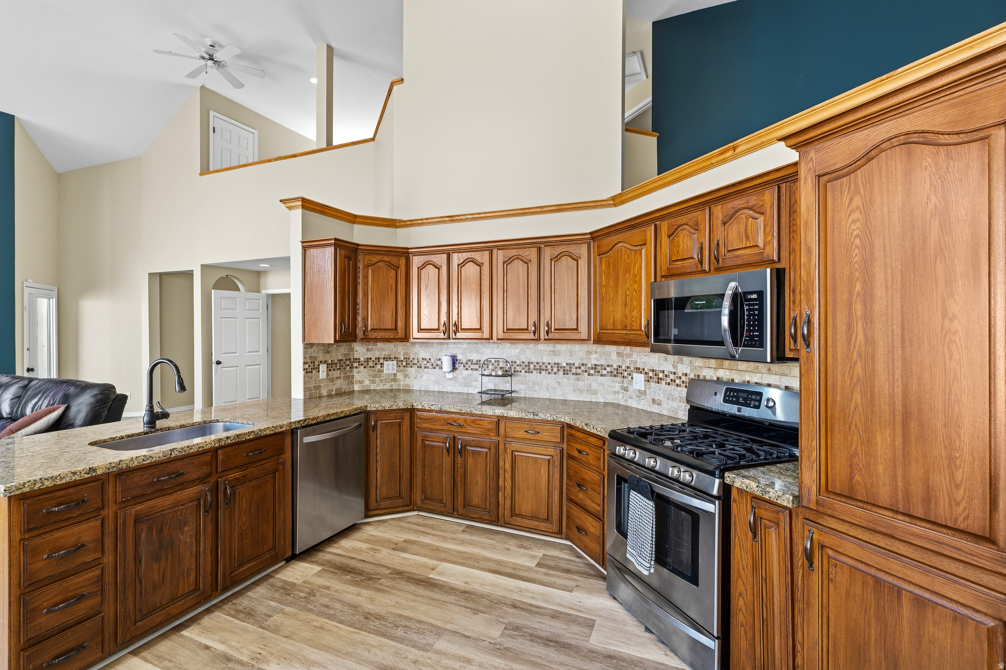 DRAPER OAKS - Residential
