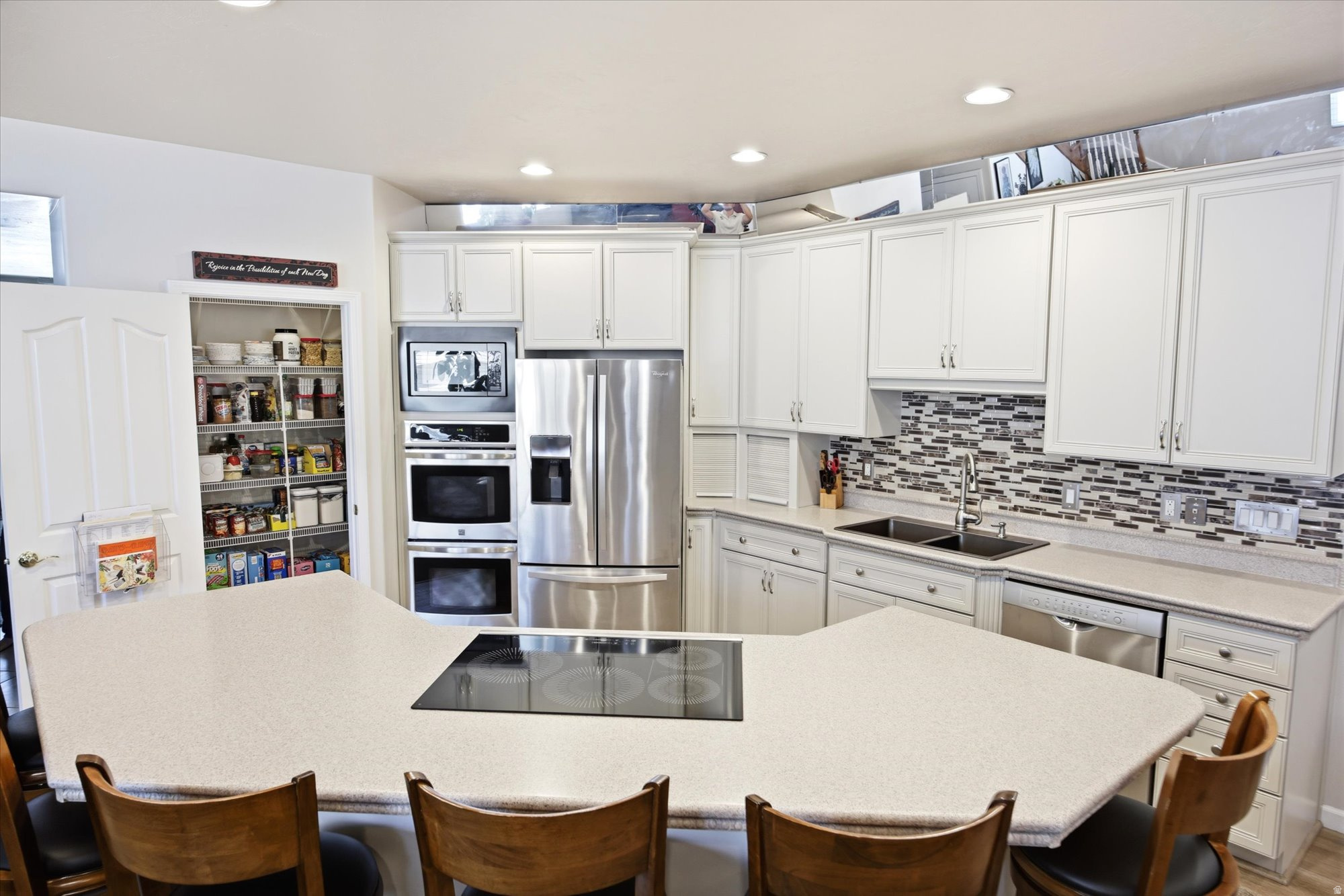 STONEGATE - Residential
