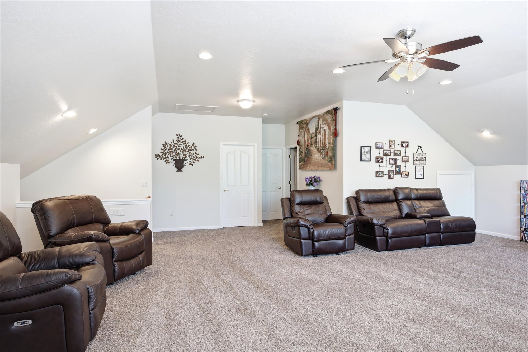 STONEGATE - Residential