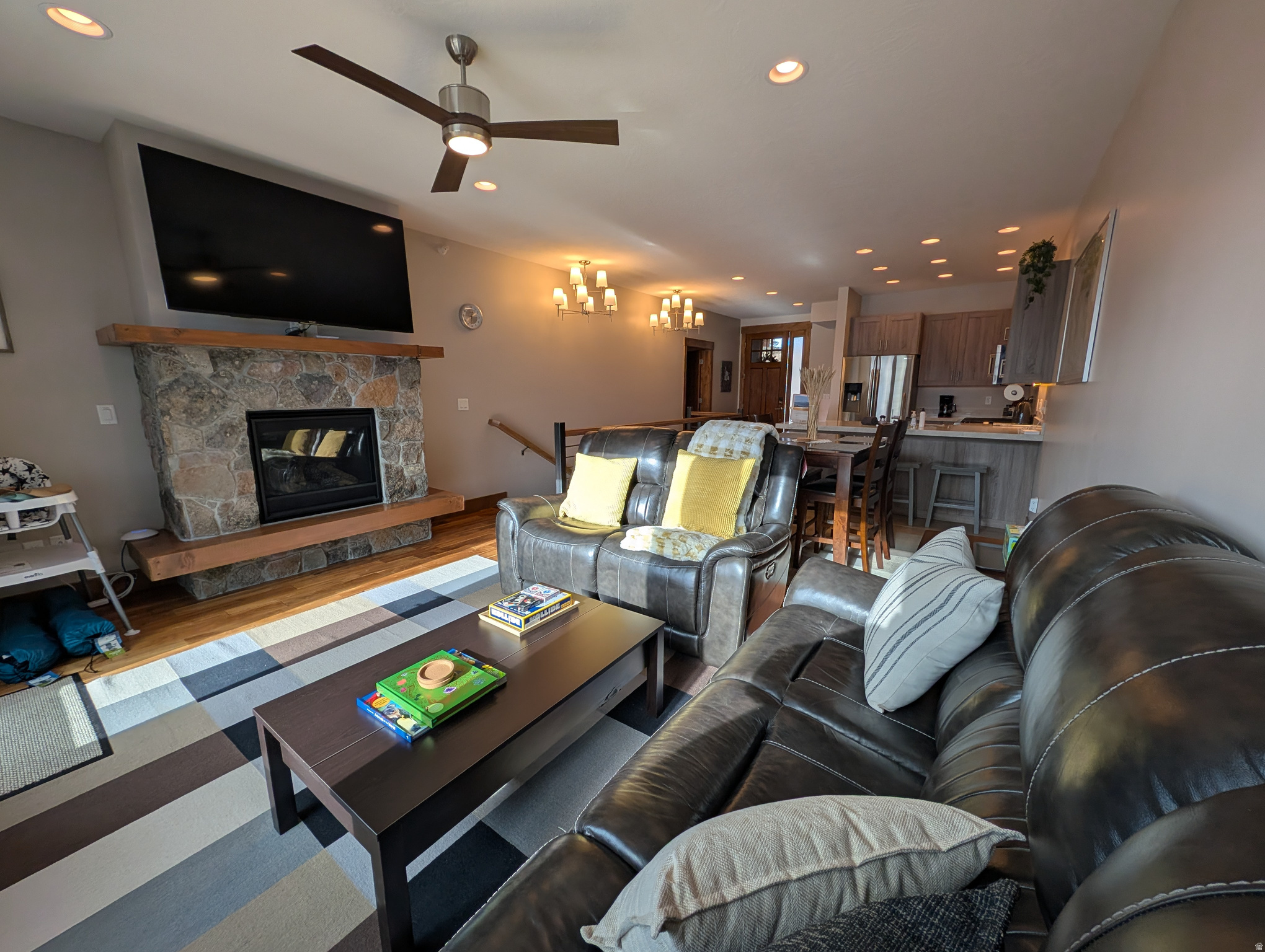 THE RIDGE TOWNHOMES - Residential