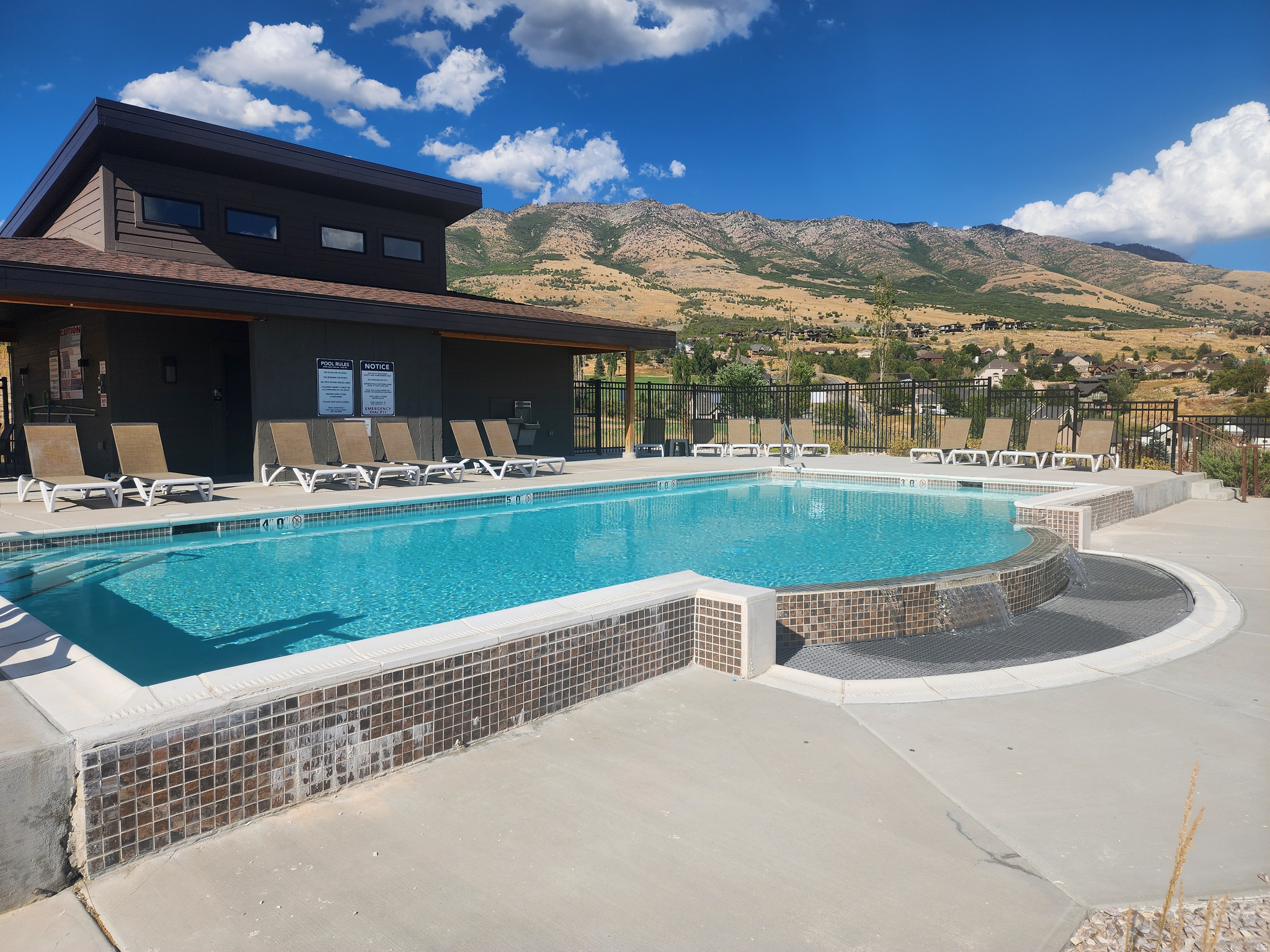 THE RIDGE TOWNHOMES - Residential