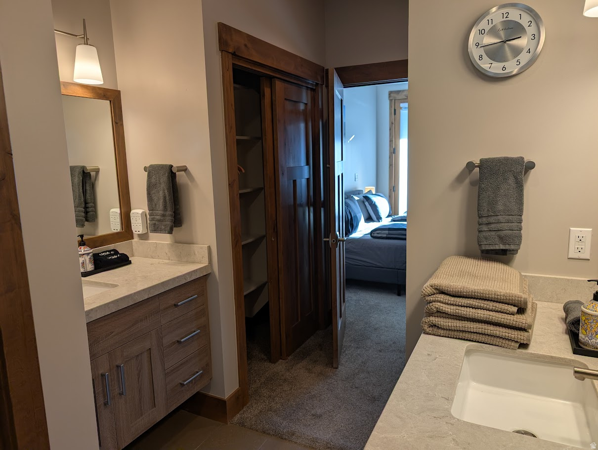 THE RIDGE TOWNHOMES - Residential