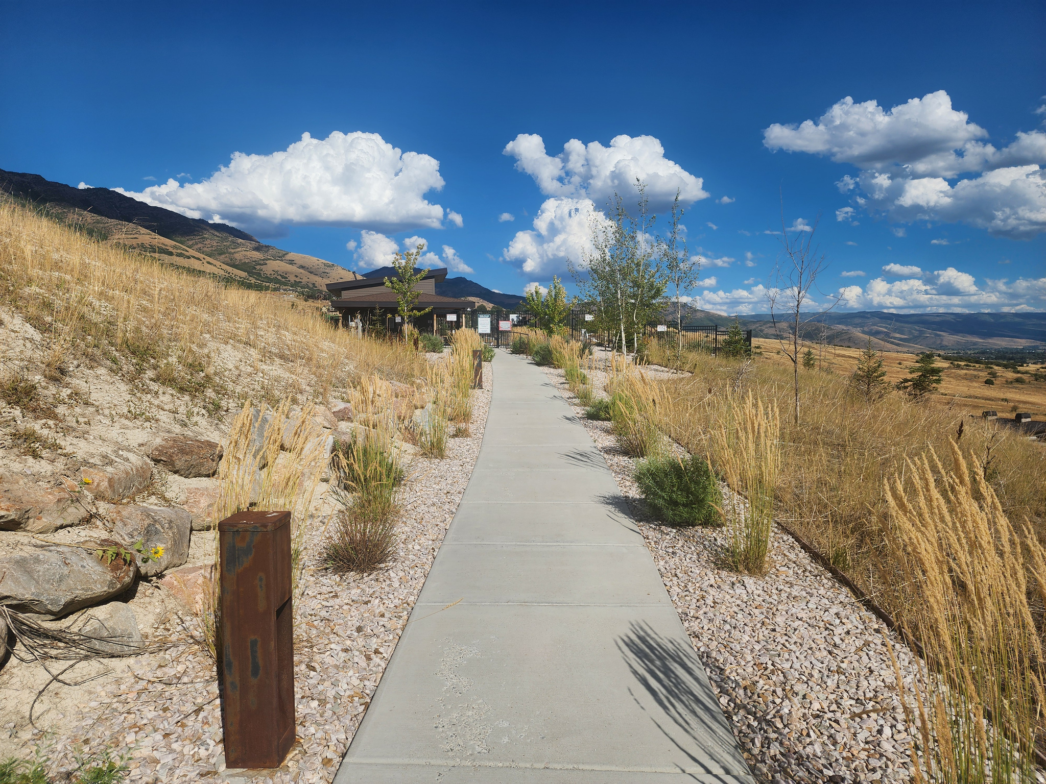 THE RIDGE TOWNHOMES - Residential
