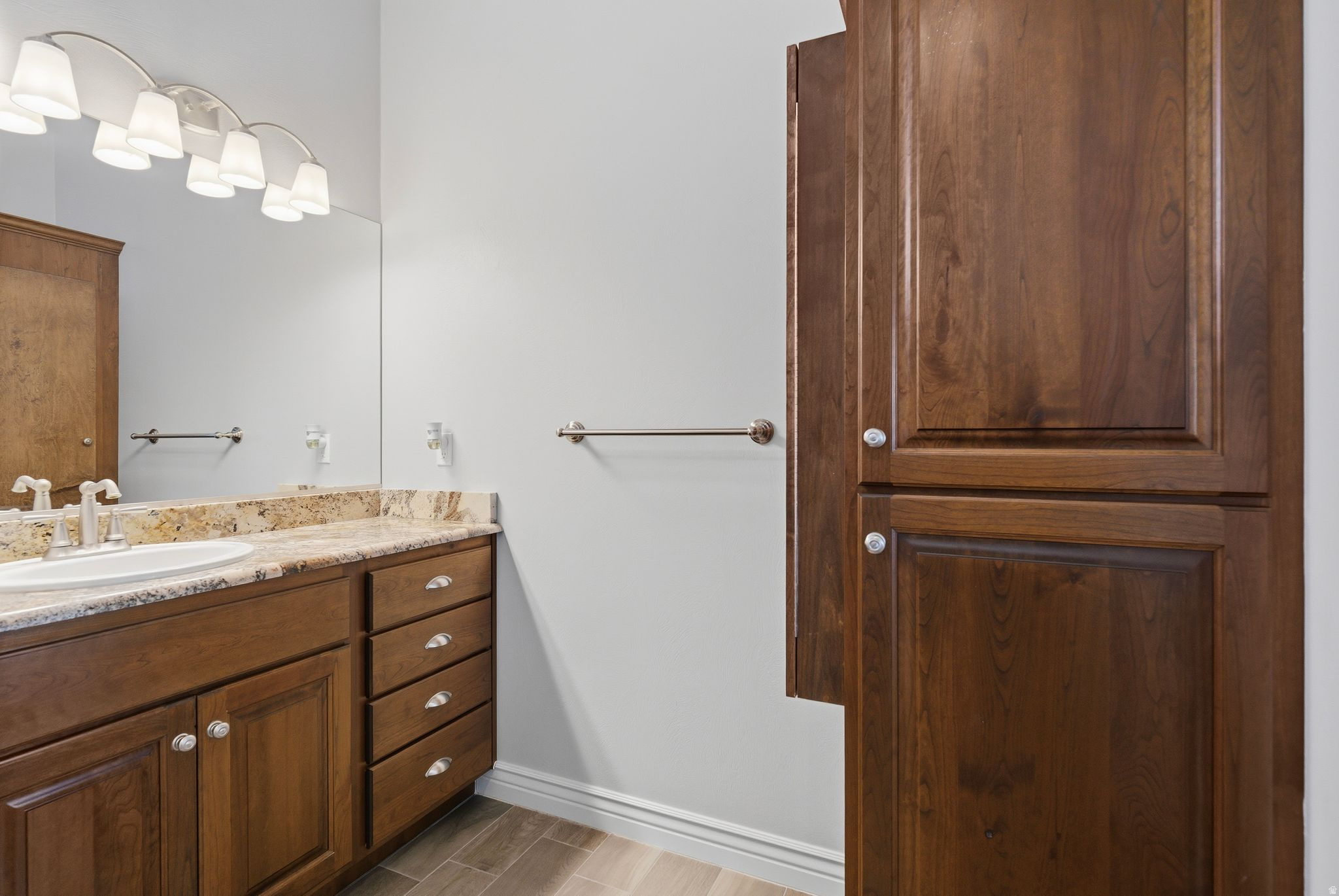 MEADOW LANE EST - Residential