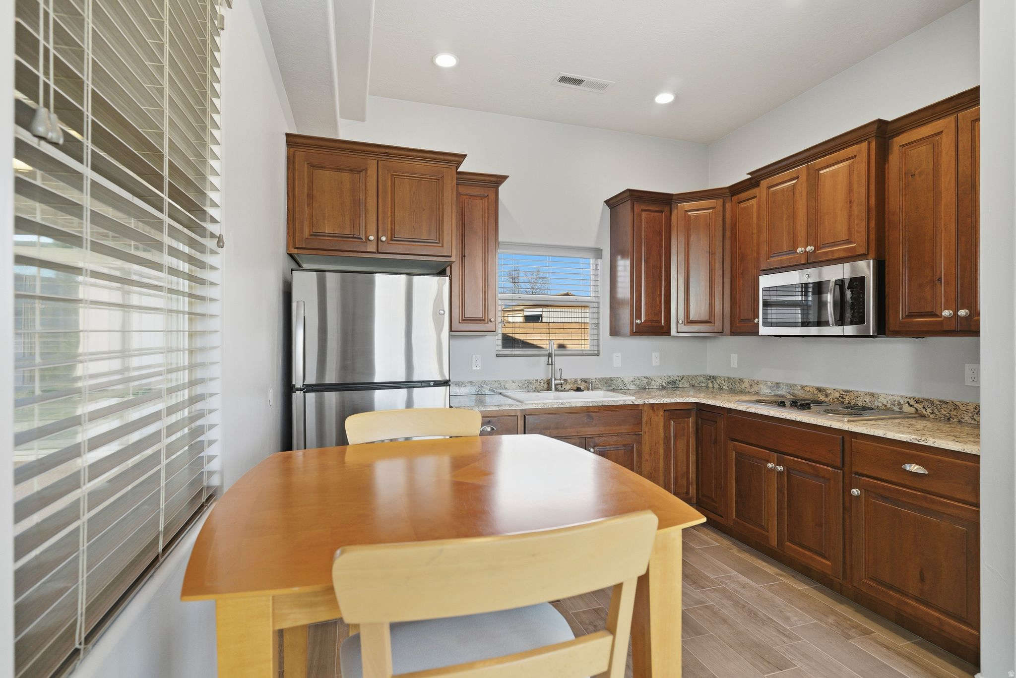 MEADOW LANE EST - Residential